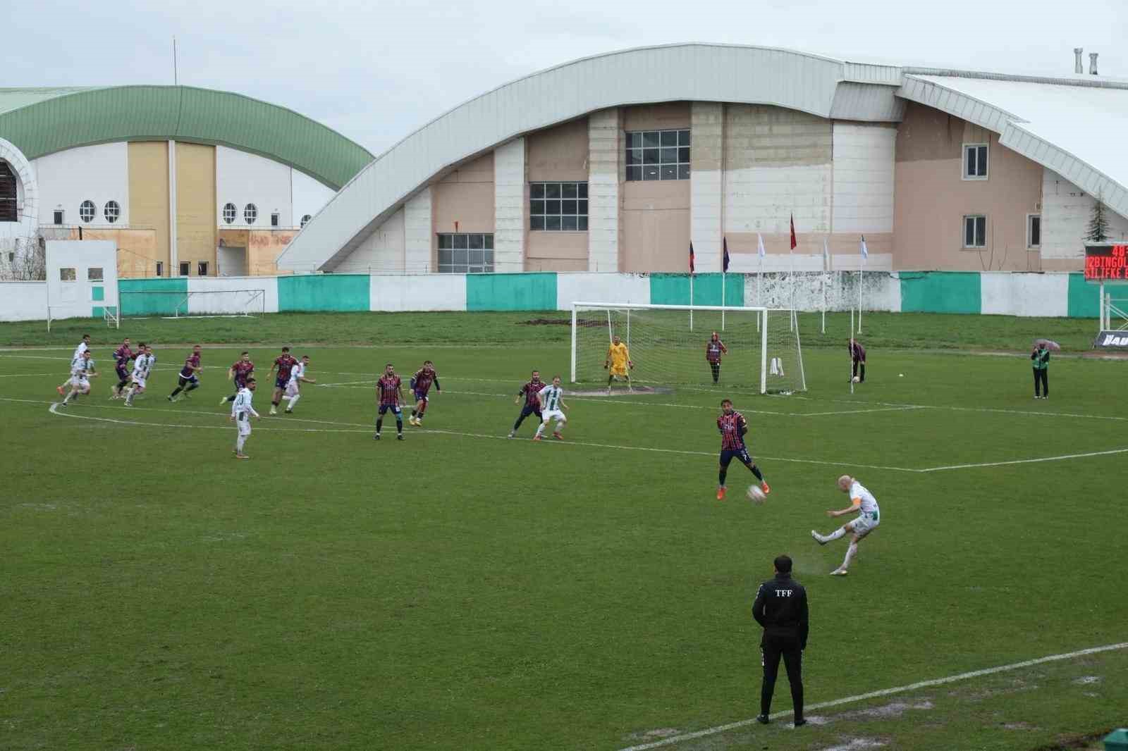 TFF 3. Lig: 12 Bingölspor: 1 - Silifke Belediye Spor: 1
