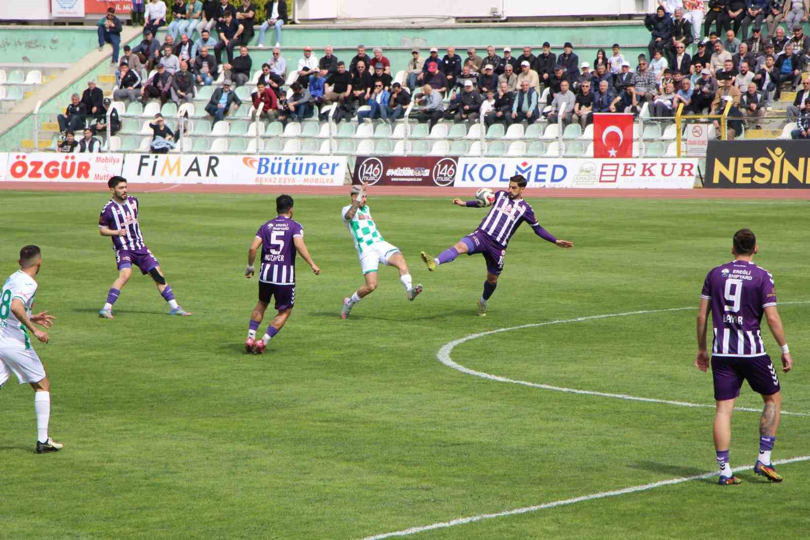 TFF 3. Lig: Amasyaspor FK: 1 - Karadeniz Ereğli Belediyespor: 2
