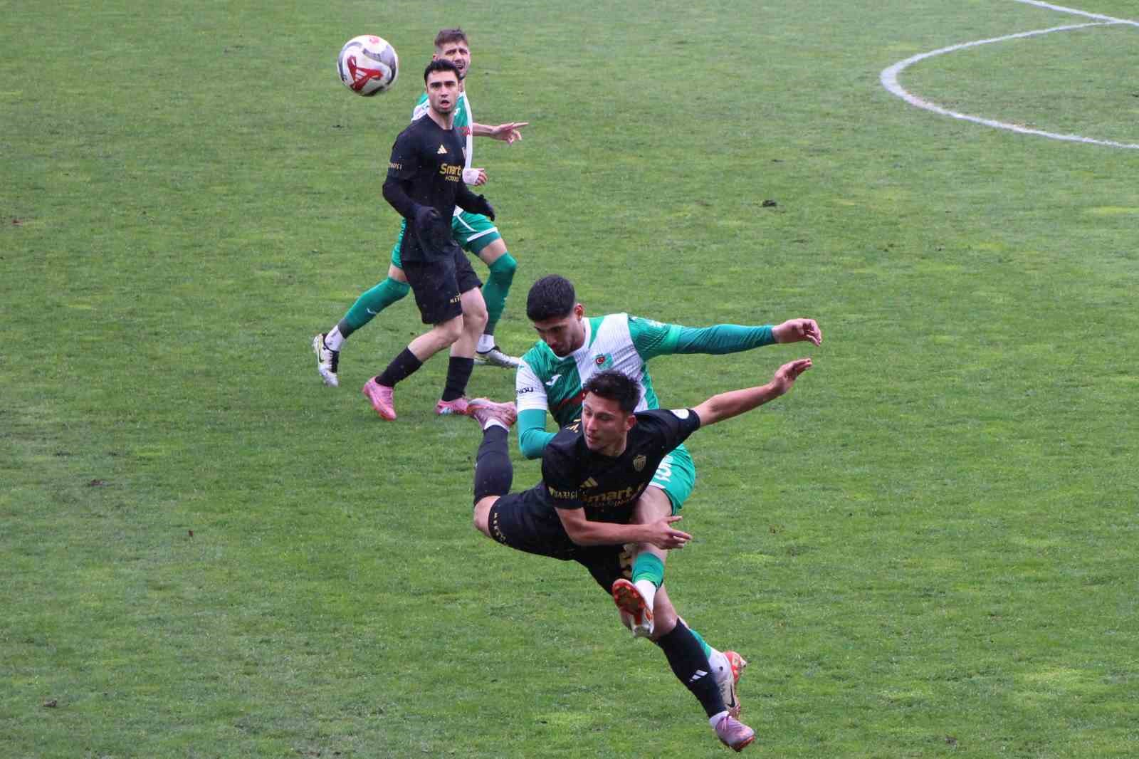 TFF 3. Lig: Amasyaspor FK: 2 - Çayelispor: 0
TFF 3. Lig: Amasyaspor FK: 2 - Çayelispor: 0