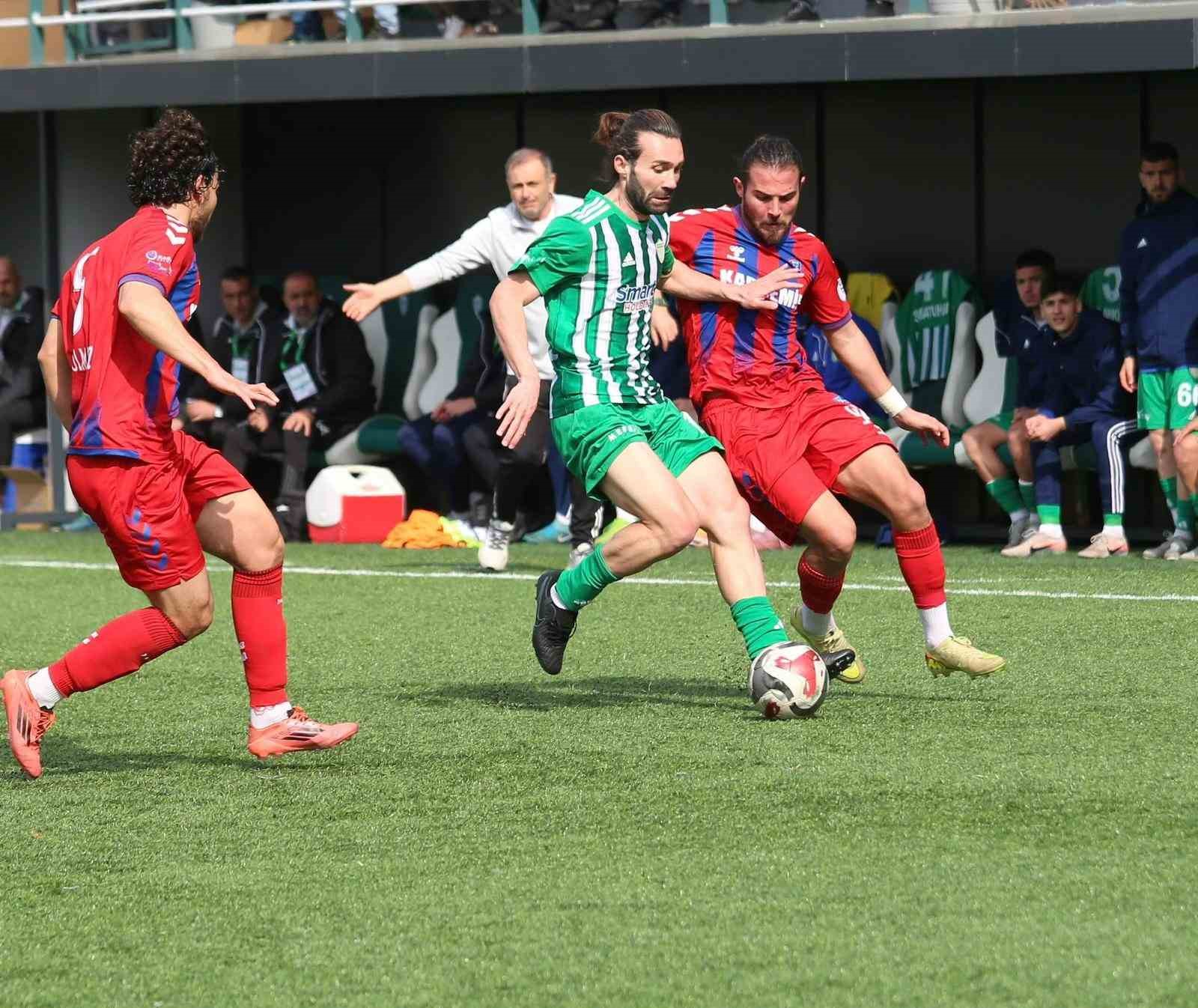 TFF 3. Lig: Çayelispor:0 - Karabük İdmanyurdu Spor: 1
TFF 3. Lig: Çayelispor:0 - Karabük İdmanyurdu Spor: 1
