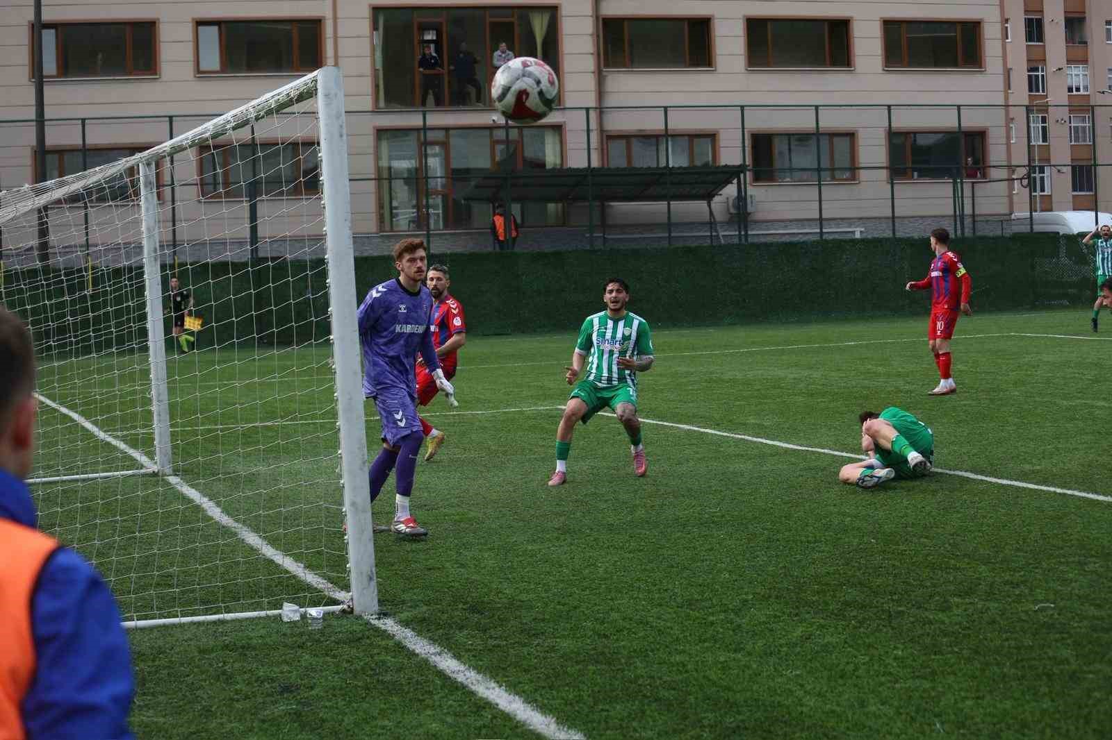 TFF 3. Lig: Çayelispor:0 - Karabük İdmanyurdu Spor: 1
TFF 3. Lig: Çayelispor:0 - Karabük İdmanyurdu Spor: 1