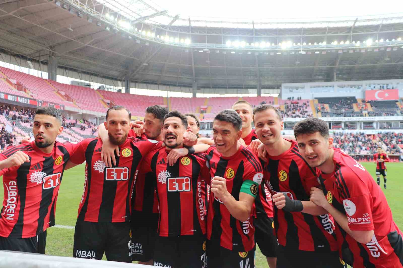 TFF 3. Lig Eskişehirspor: 2 - Tire 2021: 0
