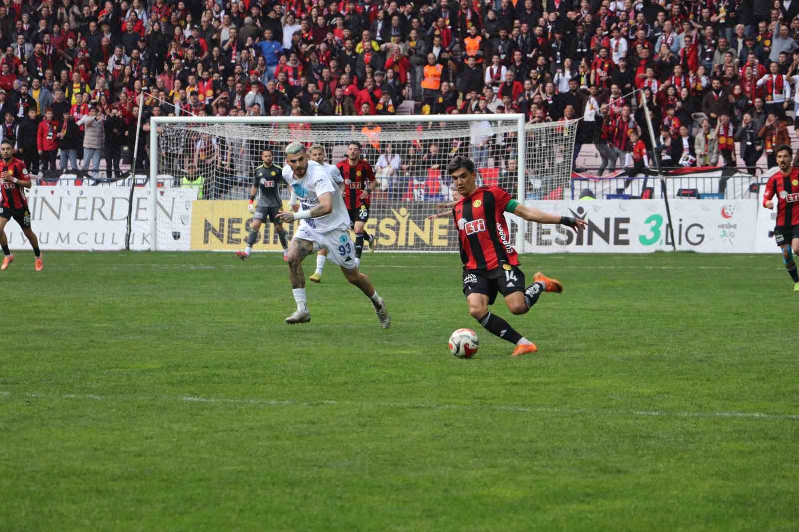 TFF 3. Lig: Eskişehirspor: 4 - Kütahyaspor: 0
TFF 3. Lig: Eskişehirspor: 4 - Kütahyaspor: 0