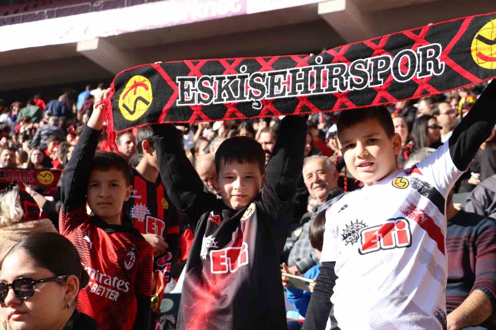 TFF 3. Lig Eskişehirspor: 7 - Bornova 1877 Sportif Yatırımlar: 0
