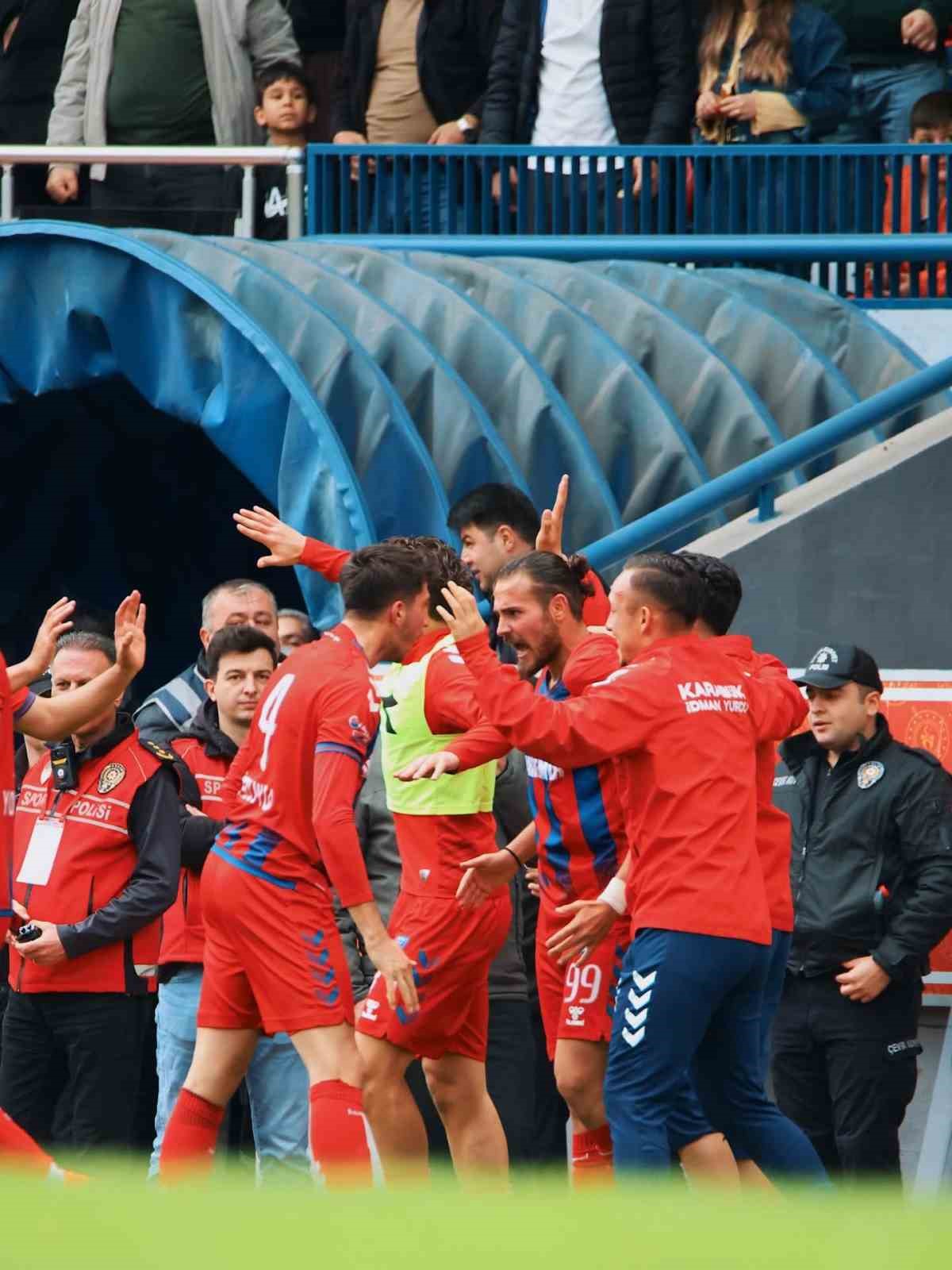 TFF 3. Lig: Karabük İdman Yurdu: 3 - Artvin Hopaspor: 1
