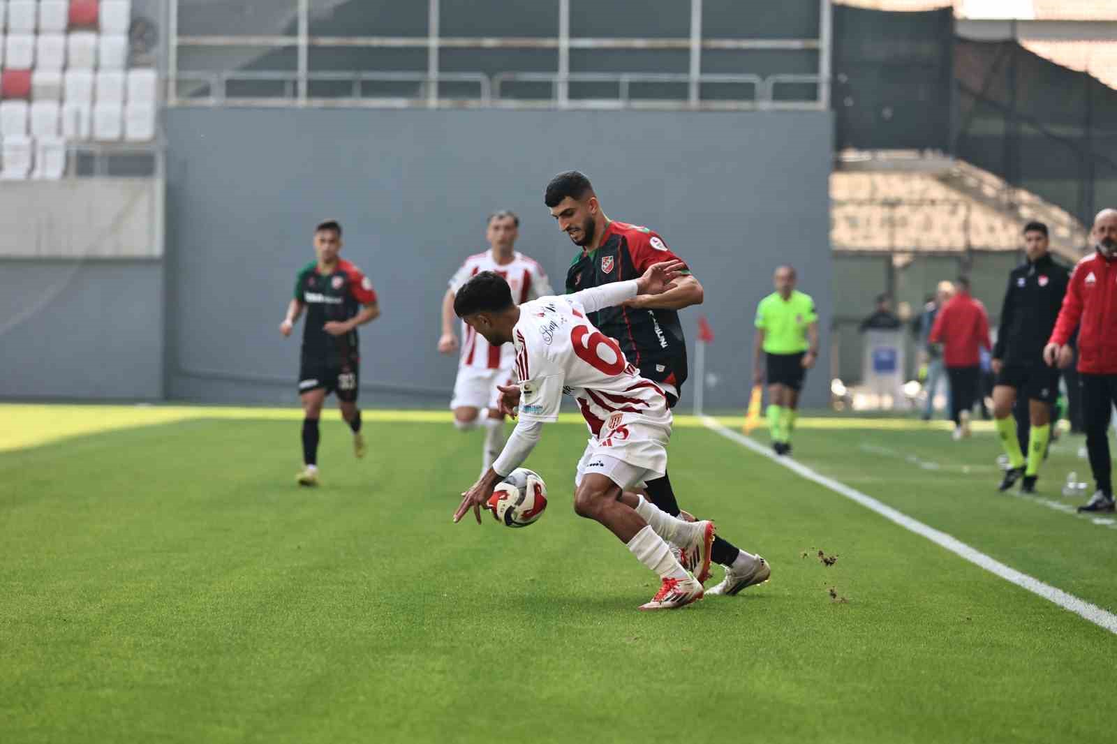 TFF 3. Lig: Karşıyaka: 2 - Ayvalıkgücü Belediyespor: 0
