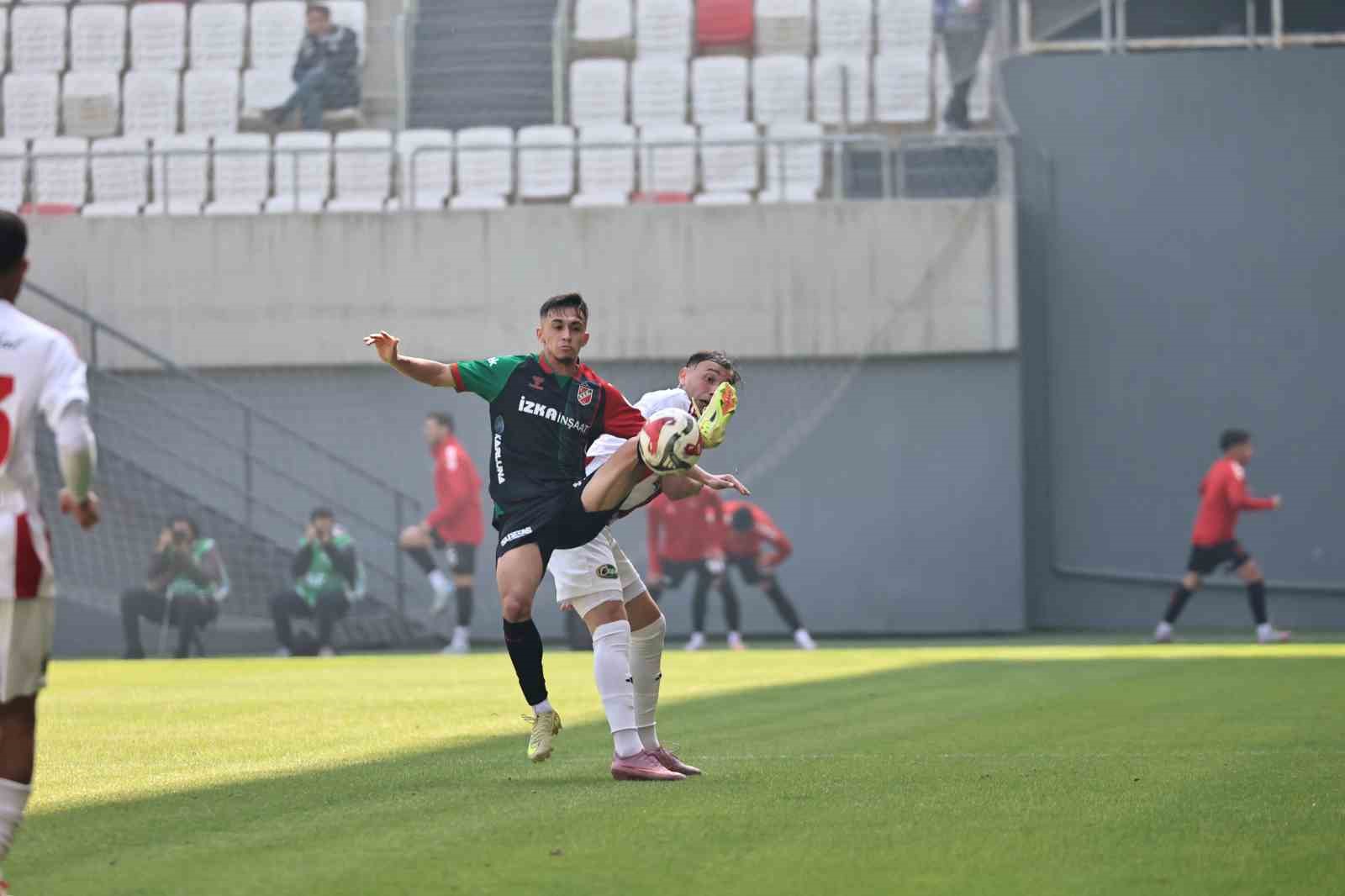 TFF 3. Lig: Karşıyaka: 2 - Ayvalıkgücü Belediyespor: 0
