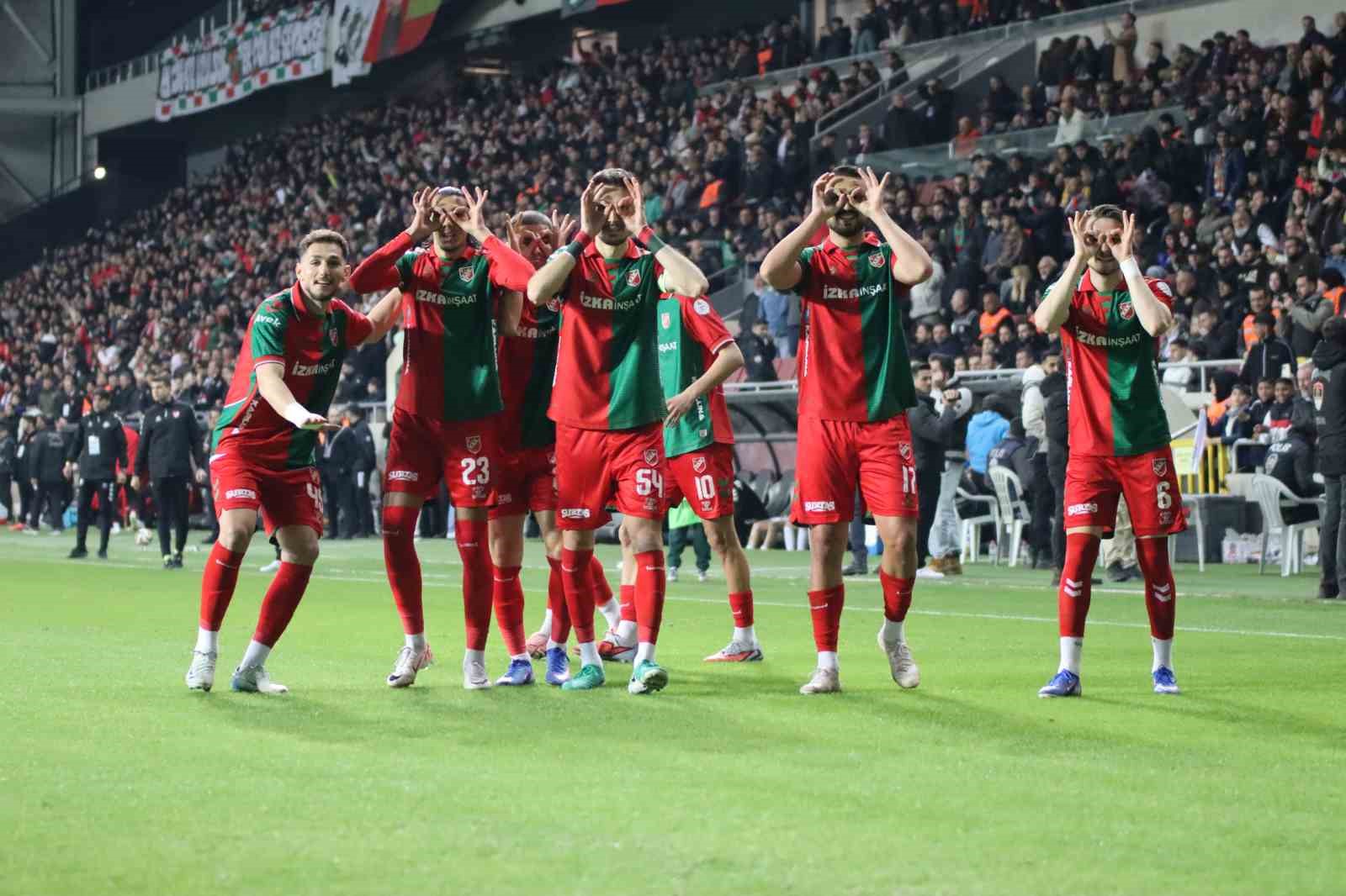 TFF 3. Lig: Karşıyaka: 3 - Altay: 1
