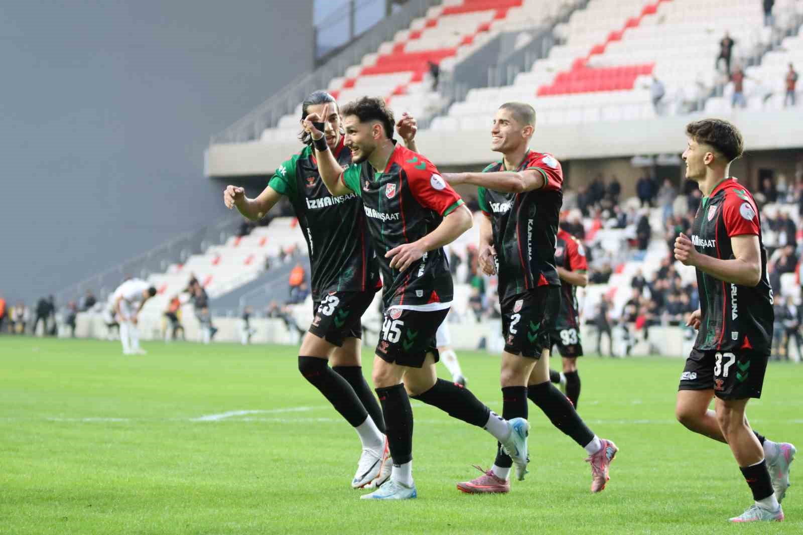 TFF 3. Lig: Karşıyaka: 3 - İzmir Çoruhlu FK: 1
