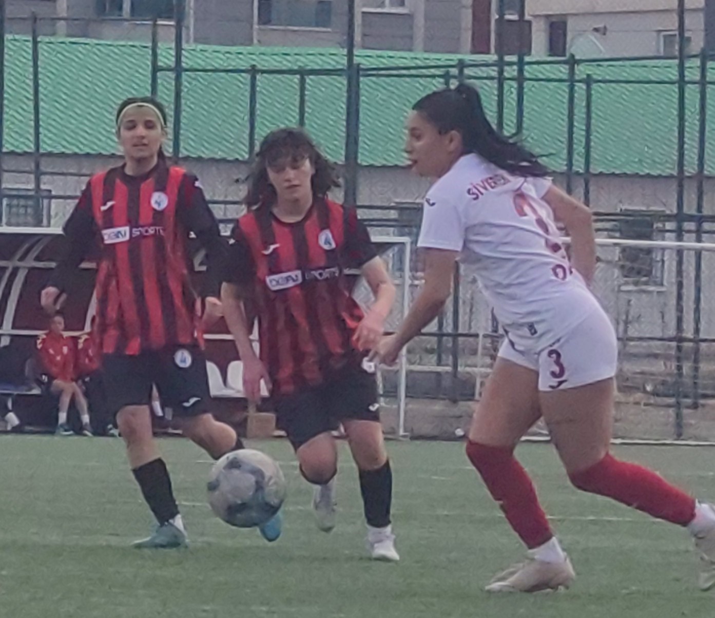 TFF Kadınlar 2. Lig: Vangücü SK: 2 - Siverek Kadın SK: 0
