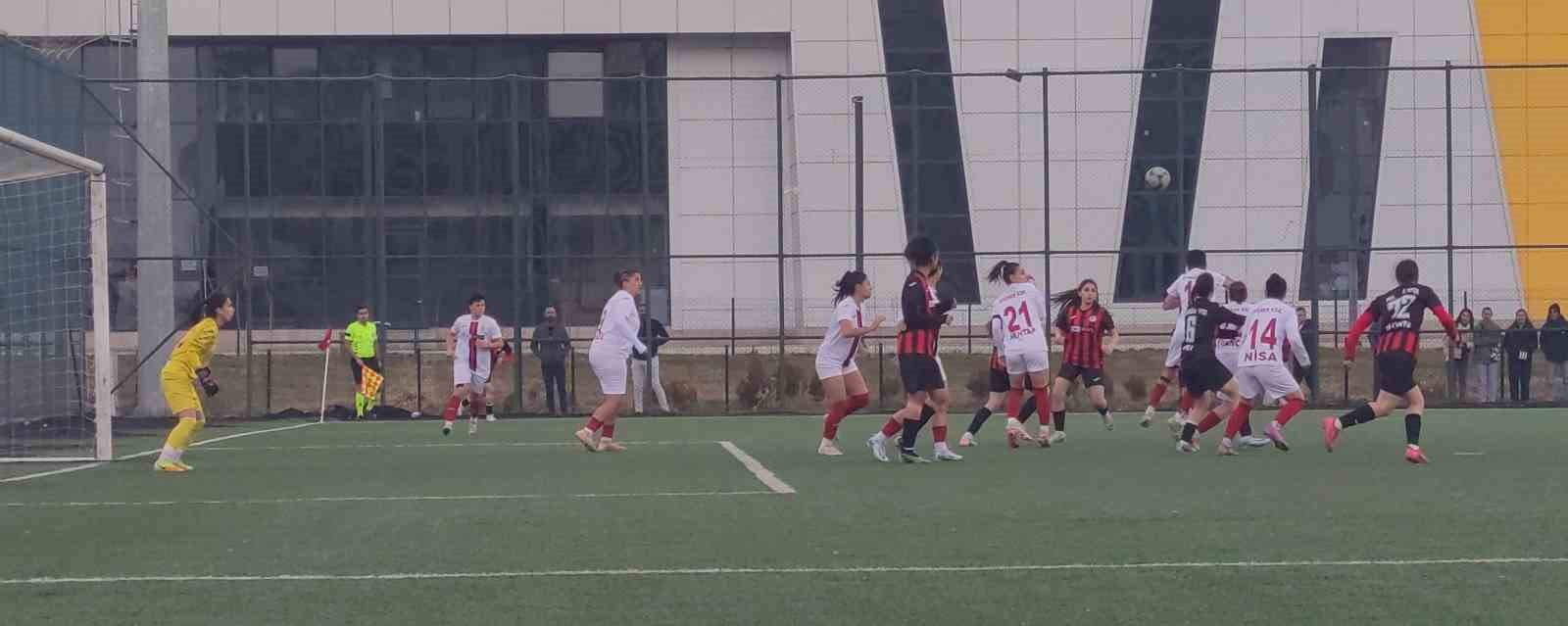 TFF Kadınlar 2. Lig: Vangücü SK: 2 - Siverek Kadın SK: 0
