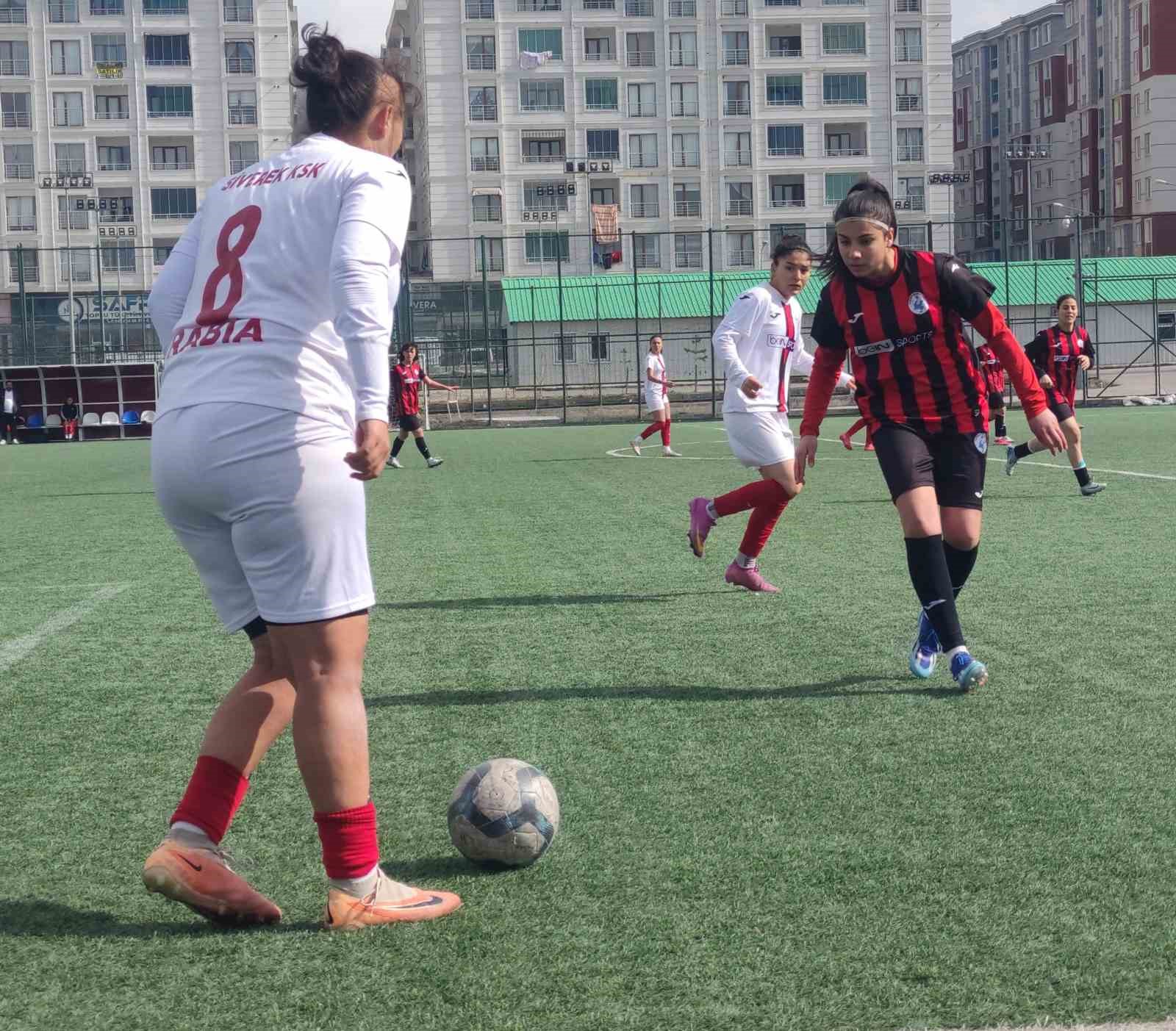 TFF Kadınlar 2. Lig: Vangücü SK: 2 - Siverek Kadın SK: 0
