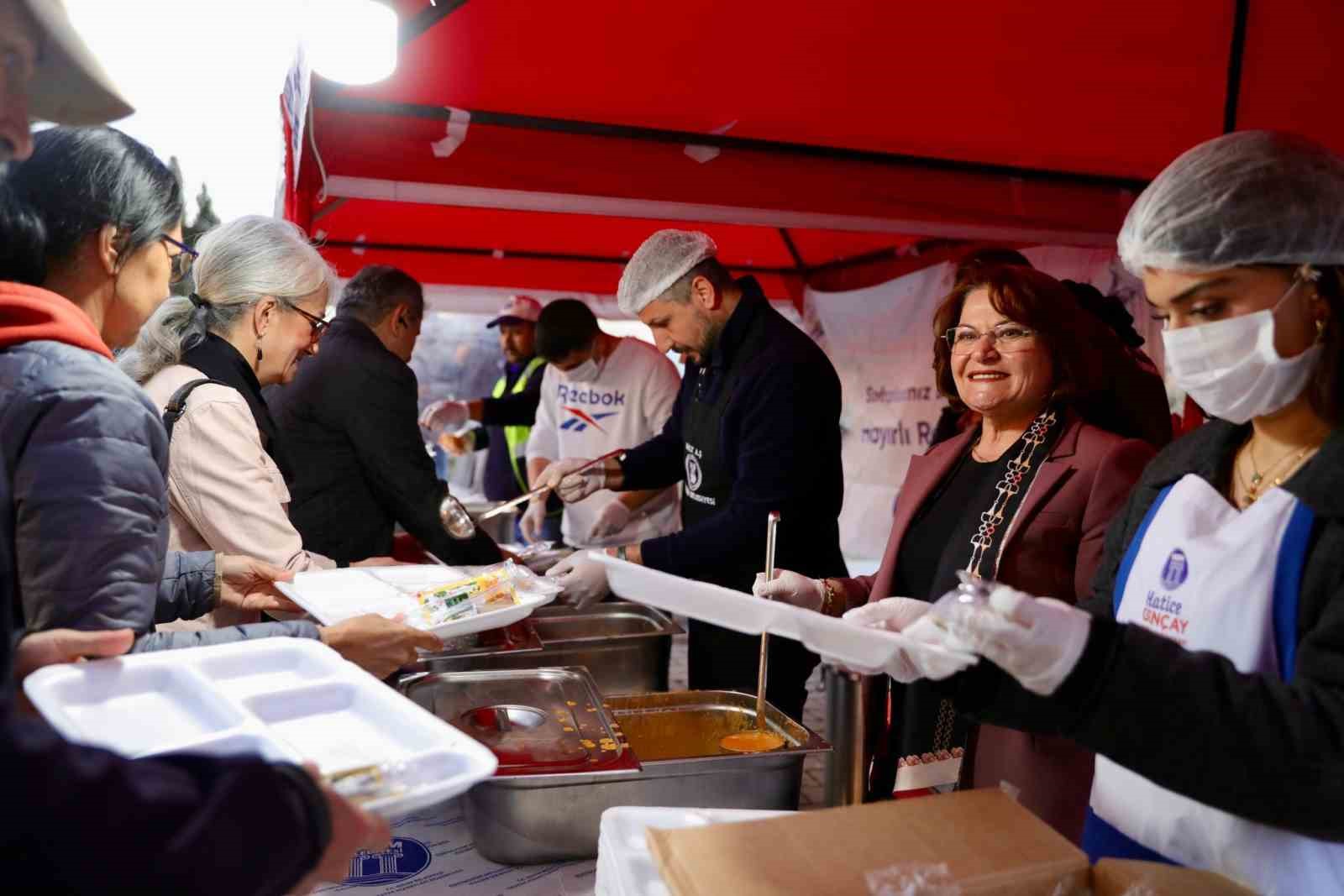 Thales’in kenti Miletos’ta ’Matematik ve Umut’ temalı buluşma gerçekleştirildi
