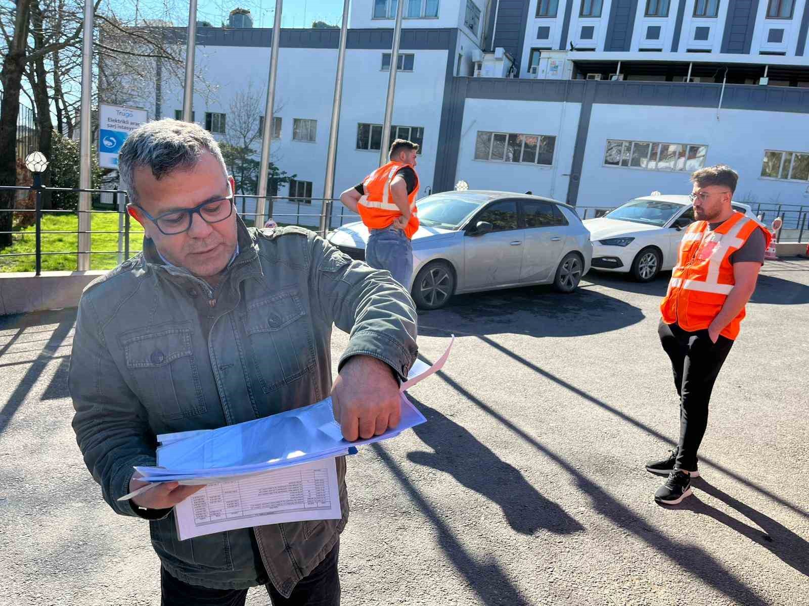 The Green Park Otelleri’nde ödemeler yapılmadı, çalışanlar greve gitti: 48 milyon TL’lik alacak krizi
The Green Park Otelleri’nde ödemeler yapılmadı, çalışanlar greve gitti: 48 milyon TL’lik alacak krizi