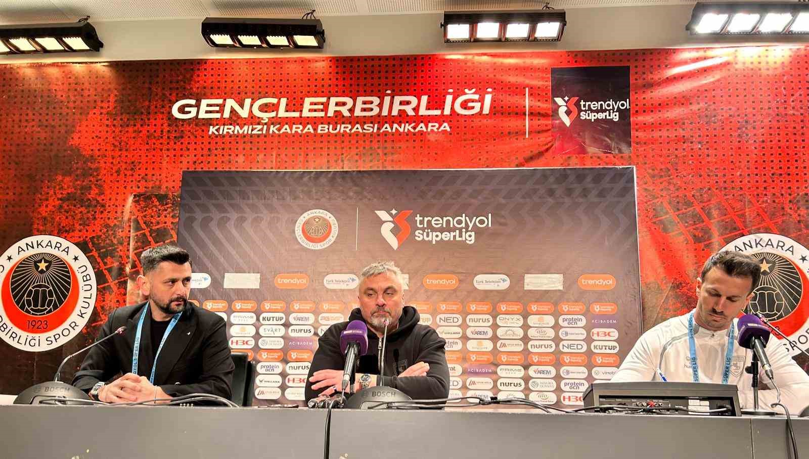 Thomas Reis: "Aynı şehirden bir hakemin, Süper Lig maçını yönetmesi anlaşılır bir şey değil"
