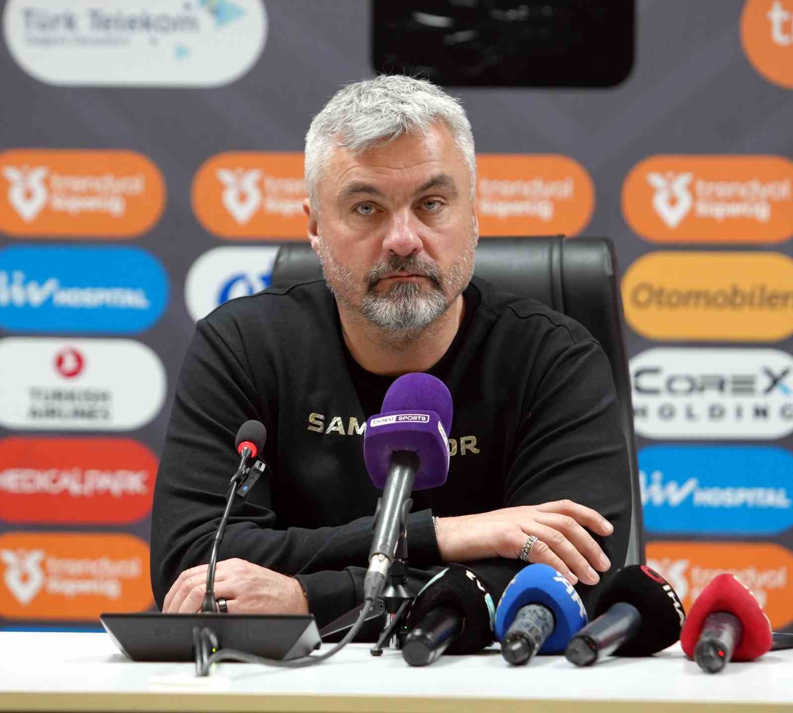 Thomas Reis: "Her gün güneşli günler olmuyor"
Thomas Reis: "Her gün güneşli günler olmuyor"