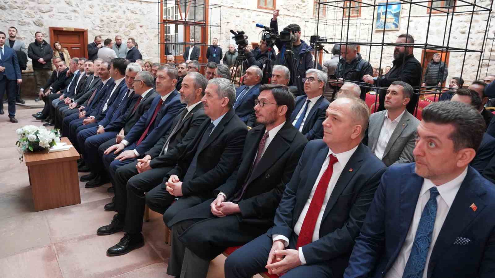 Ticaret Bakanı Bolat: "Barış yanlısı, dünyada oyun kuruculuğu ve barış tesis etmekle uğraşan Türkiye bir yıldız gibi parlıyor"
