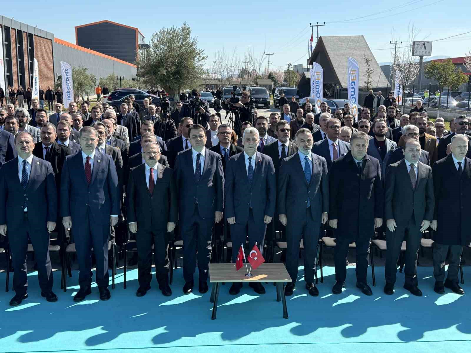 Ticaret Bakanı Bolat: "İran’la ticari taşımalar kontrollü bir şekilde devam ediyor"
