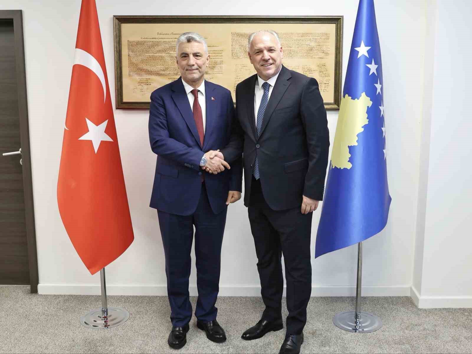 Ticaret Bakanı Bolat, Kosova Başbakanı Kurti ile bir araya geldi
