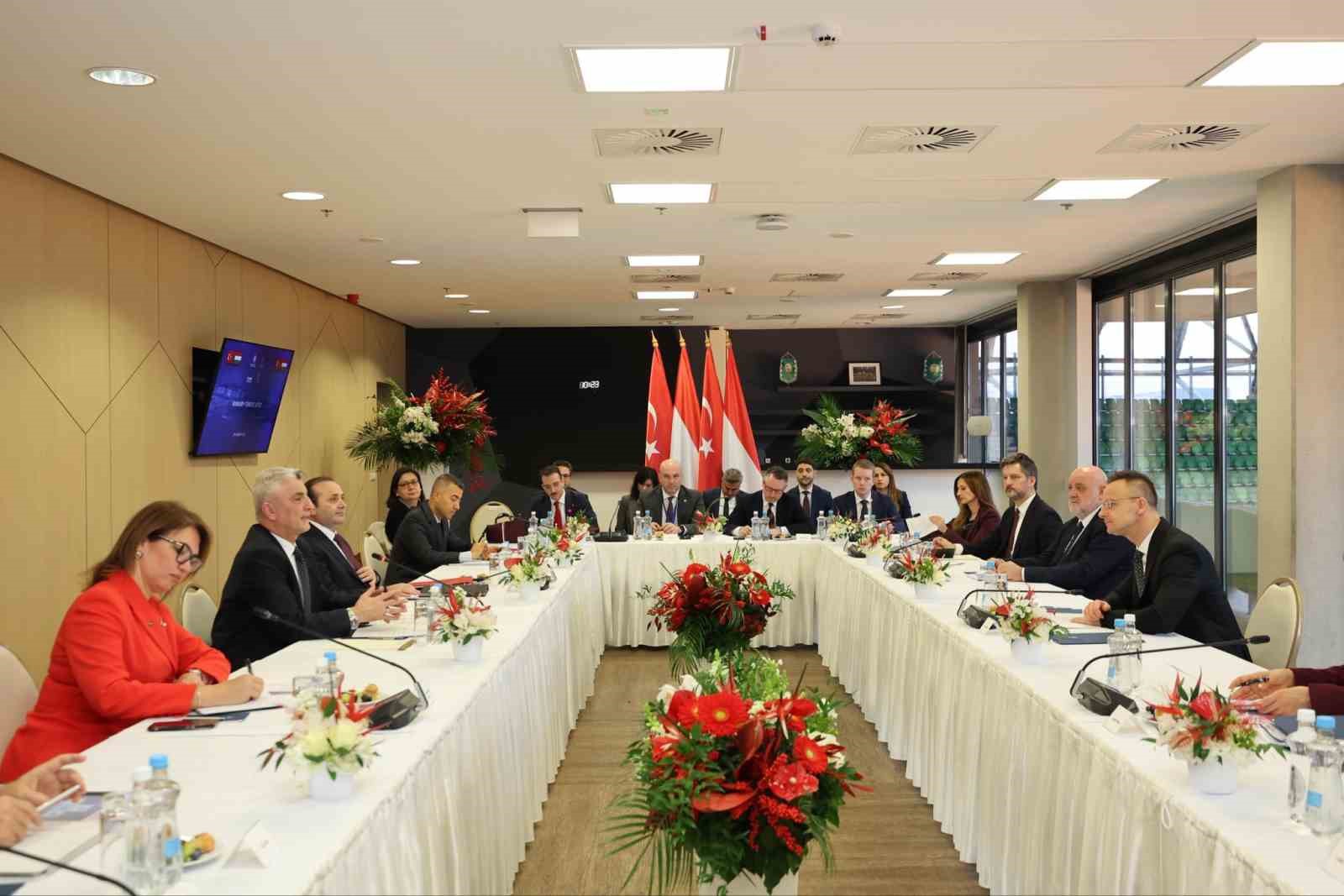 Ticaret Bakanı Bolat, Macaristan’da
