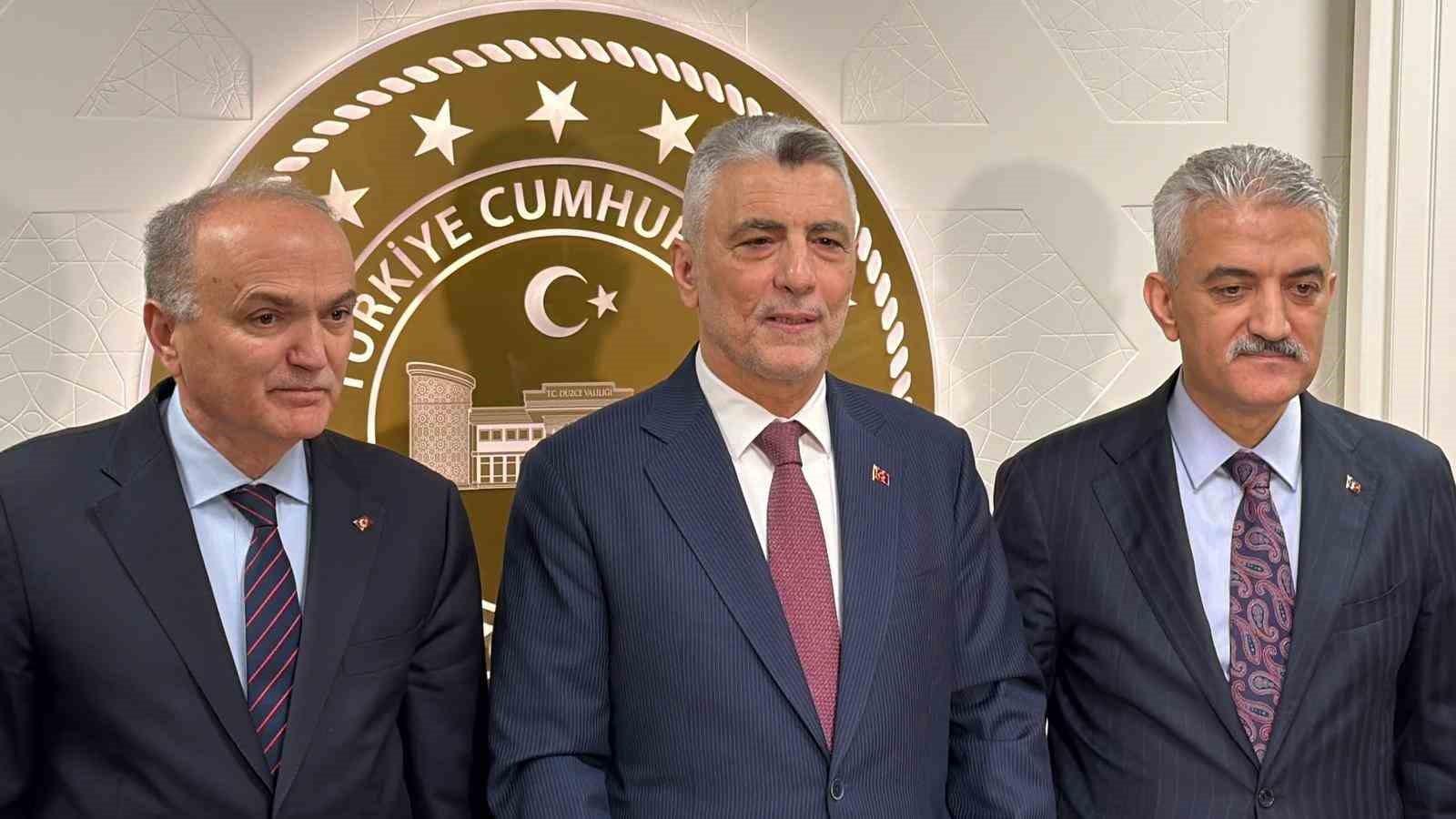 Ticaret Bakanı Ömer Bolat Düzce’de
Ticaret Bakanı Ömer Bolat Düzce’de