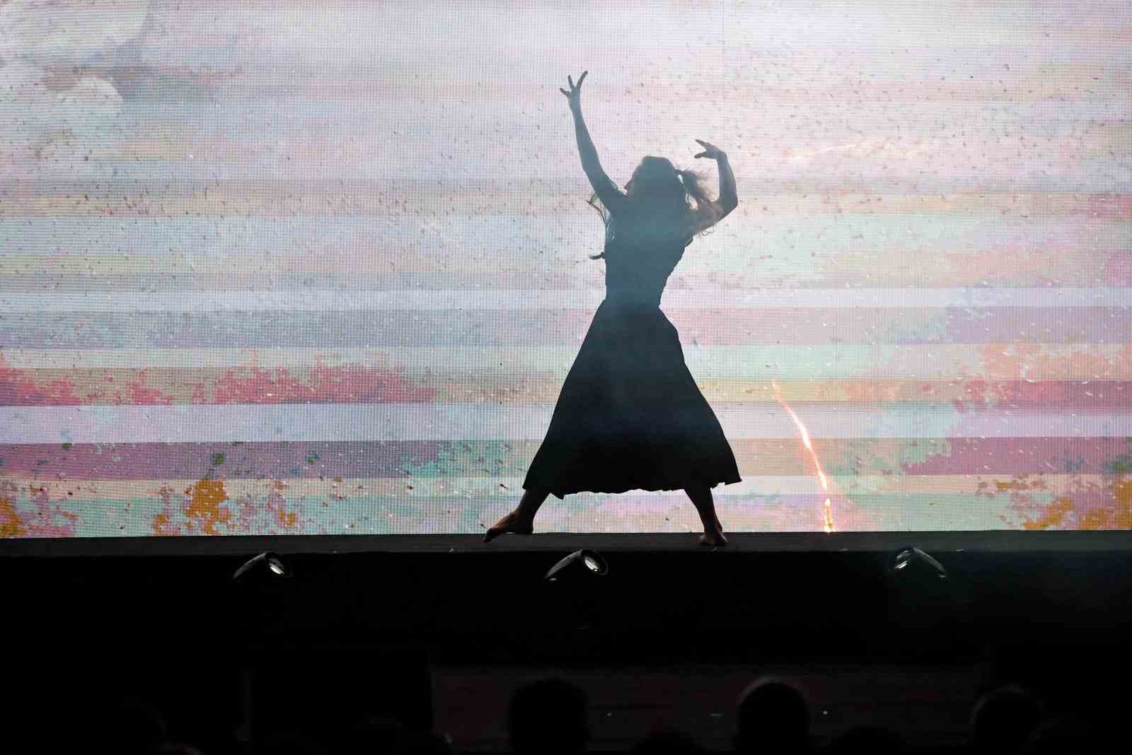 Ticaret Bakanı Ömer Bolat: "İşlenmiş ürün ihracatında yüzde 65’lik hacmi teknoloji ile yüzde 90’lara çıkaracağız"
Ticaret Bakanı Ömer Bolat: "İşlenmiş ürün ihracatında yüzde 65’lik hacmi teknoloji ile yüzde 90’lara çıkaracağız"