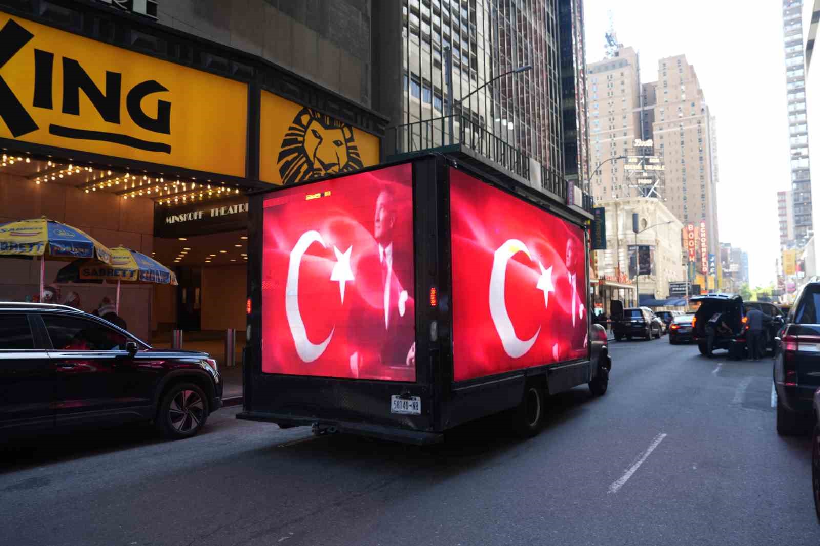 Times Meydanı’nda Ermeni yalanı protestosu
