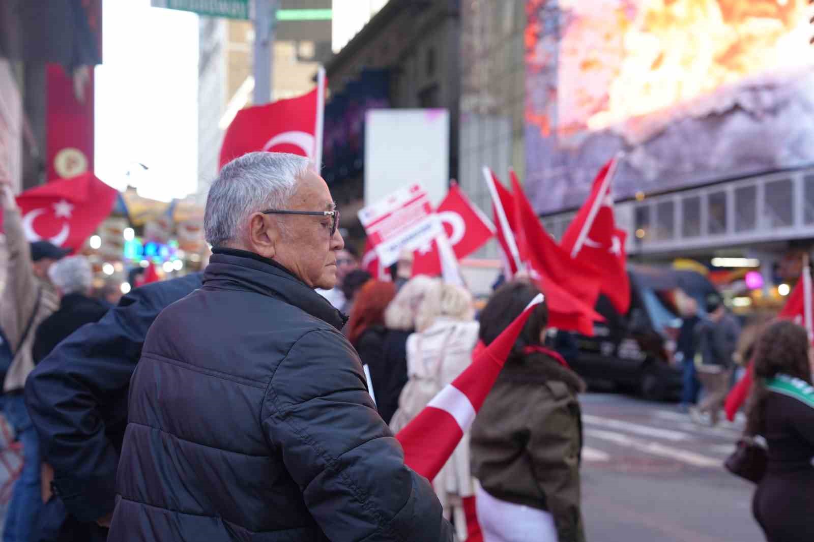 Times Meydanı’nda Ermeni yalanı protestosu
