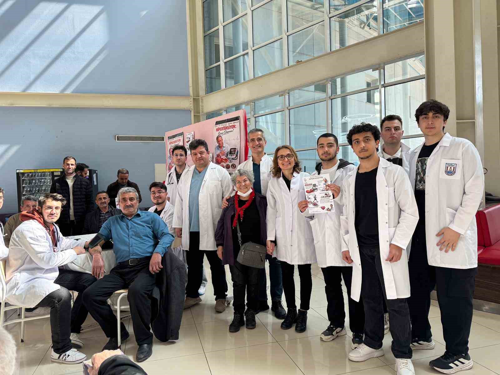 Tıp Fakültesi öğrencilerinden hipertansiyon farkındalığı etkinliği

