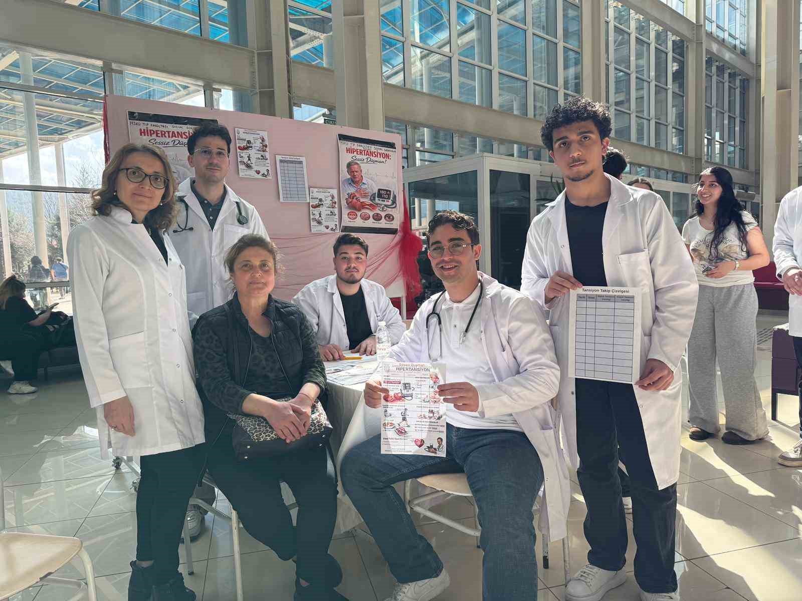 Tıp Fakültesi öğrencilerinden hipertansiyon farkındalığı etkinliği
