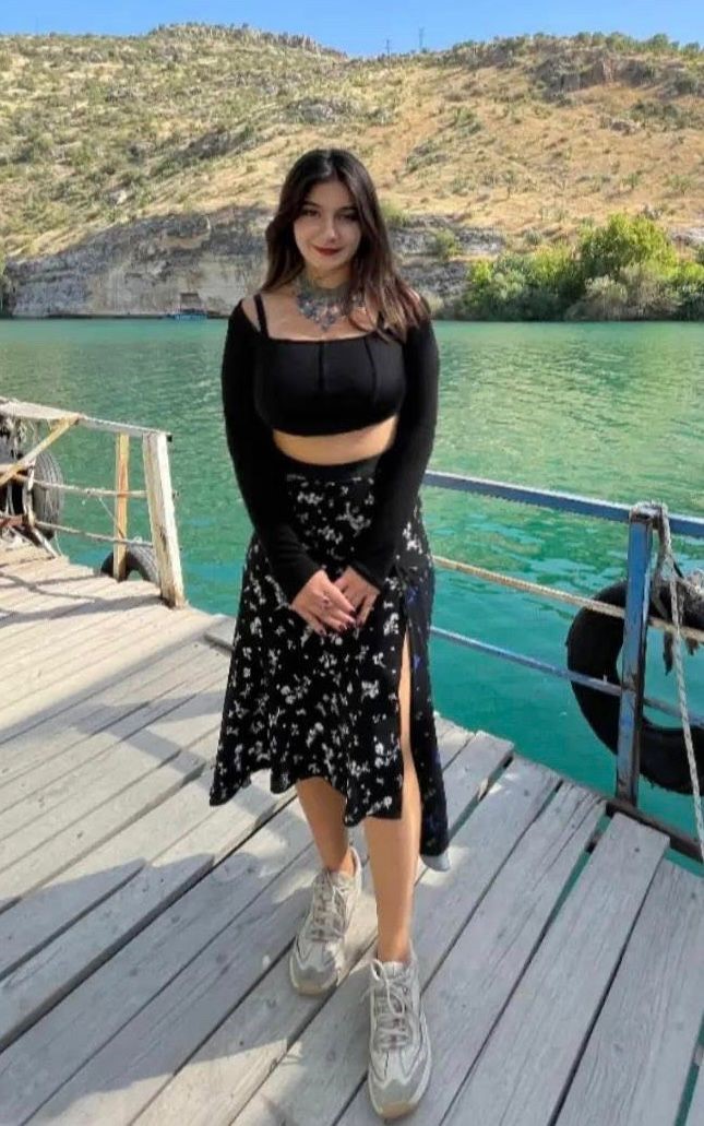 Tıp fakültesi öğrencisi Yaren, hekim önlüğü ile son yolculuğuna uğurlandı
