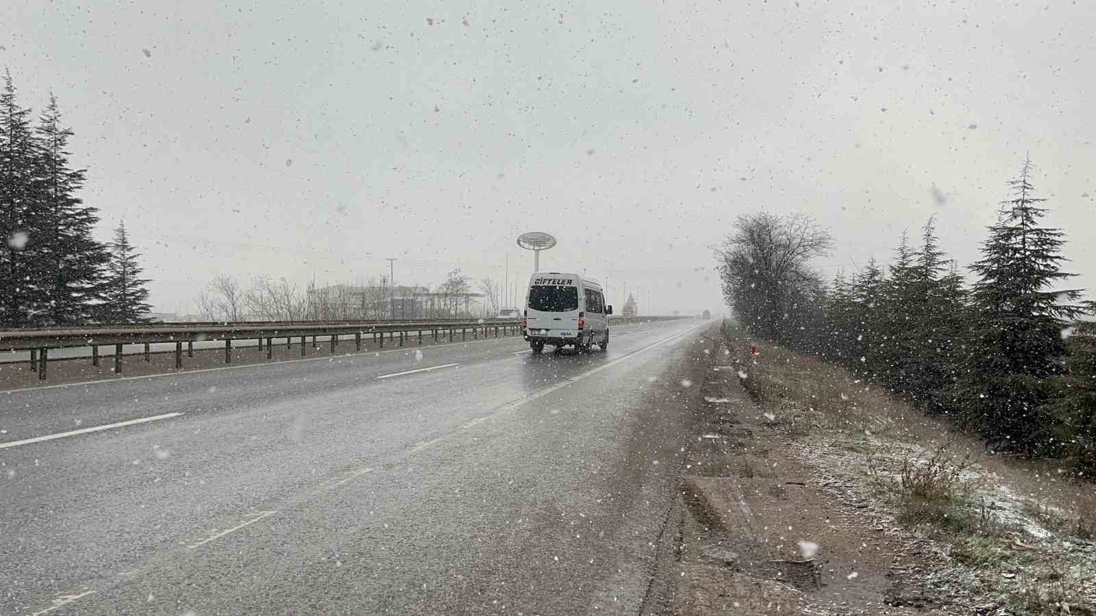 Tipi ve sis sürücülere zor anlar yaşattı
