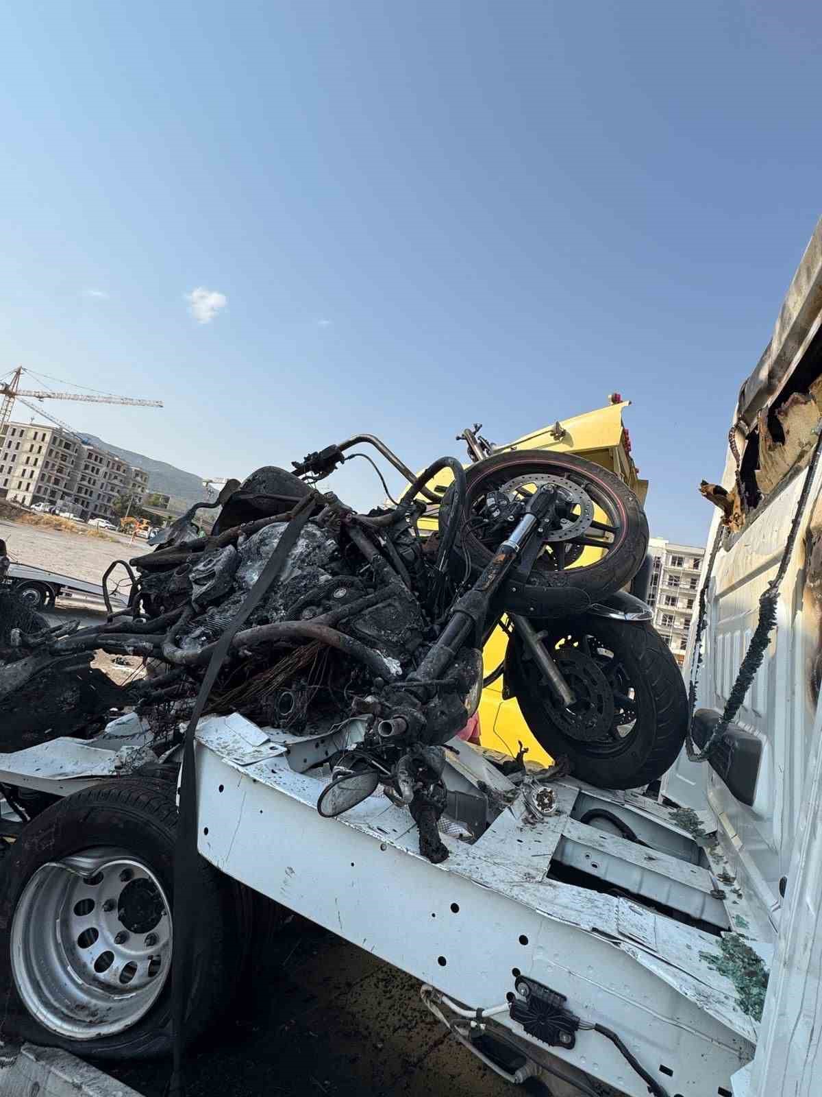 Tırın altında kalıp 2 bacağını kaybetmişti, sürücü tahliye edildi
