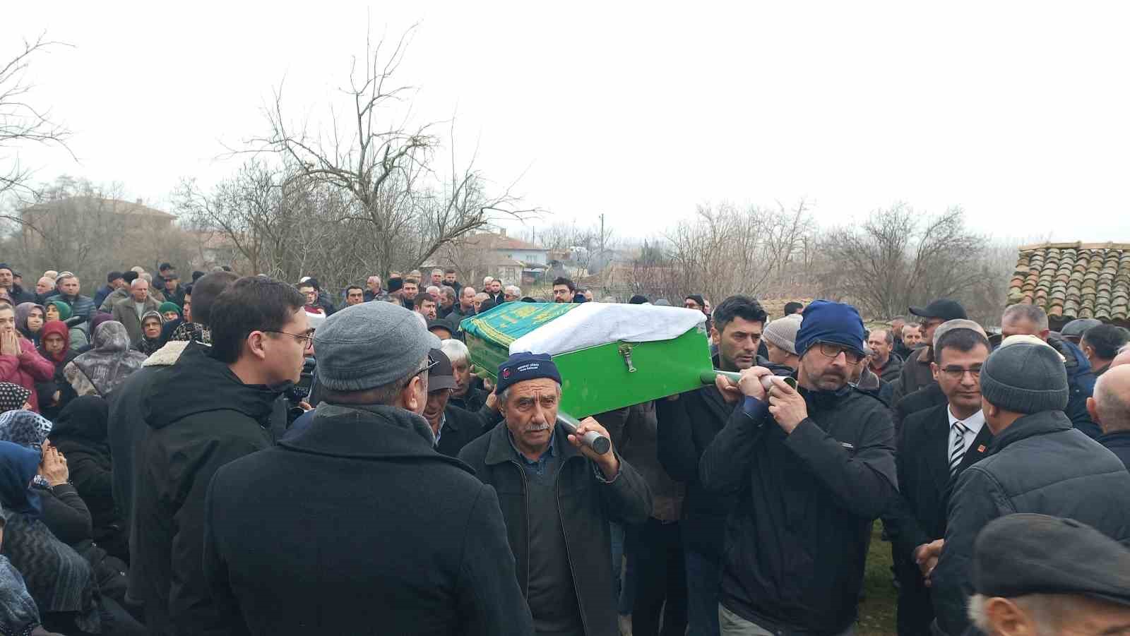 Tırın biçerek hayattan kopardığı sürücü son yolculuğuna uğurlandı
