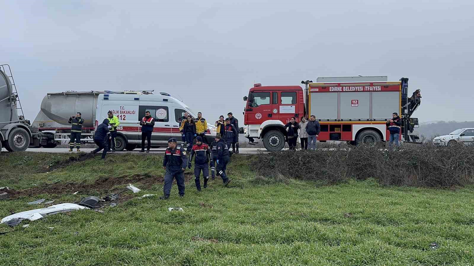 Tırın biçip hurdaya çevirdiği otomobilin sürücüsü öldü
