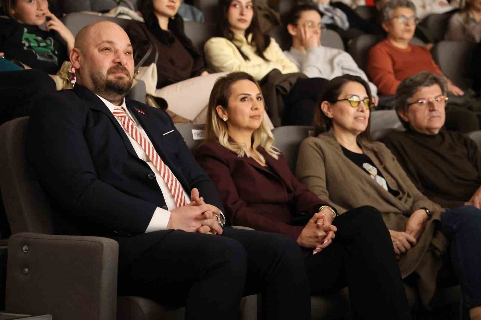 Tiyatro tutkunları Atakum’da buluştu
