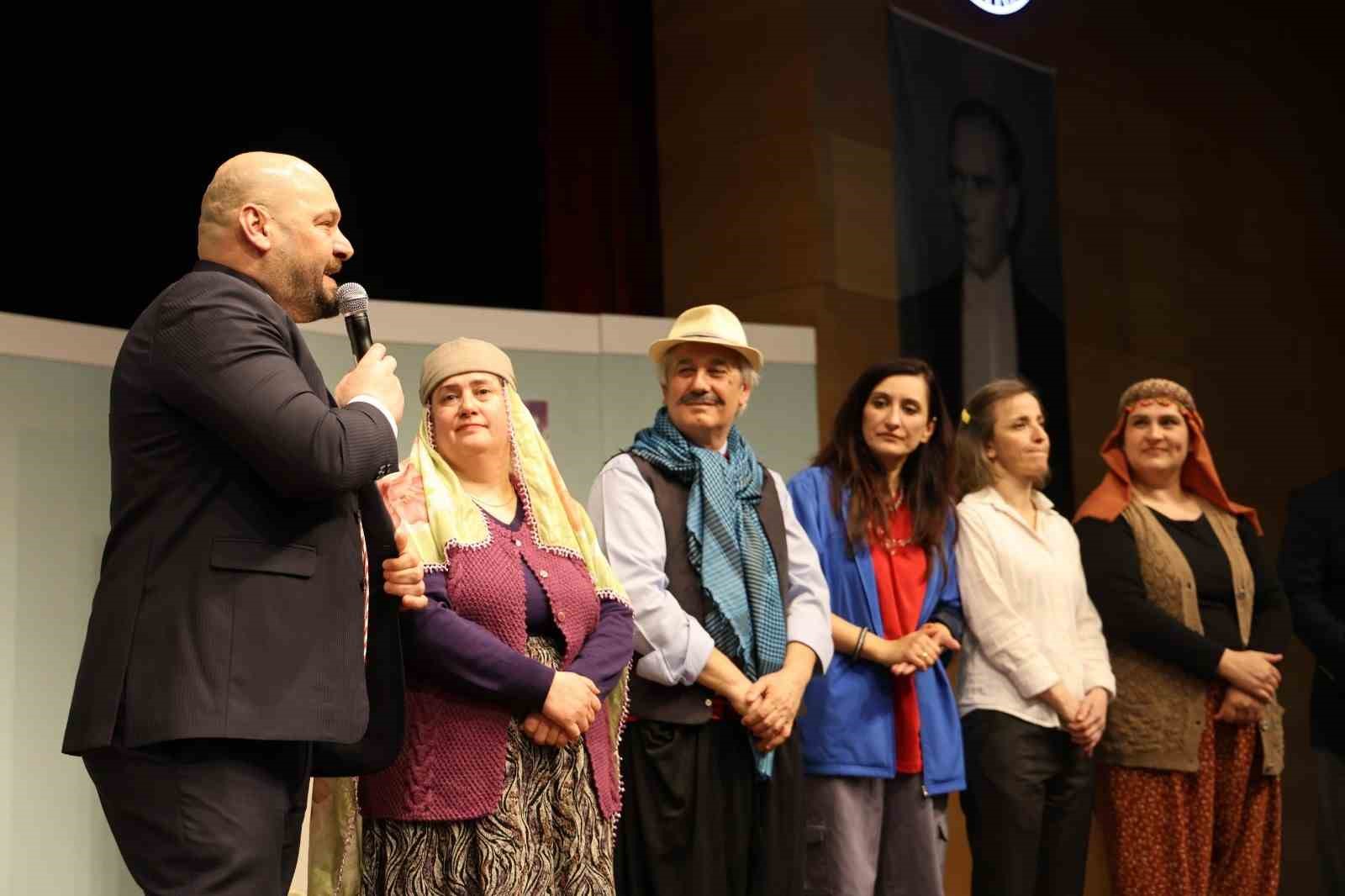 Tiyatro tutkunları Atakum’da buluştu
