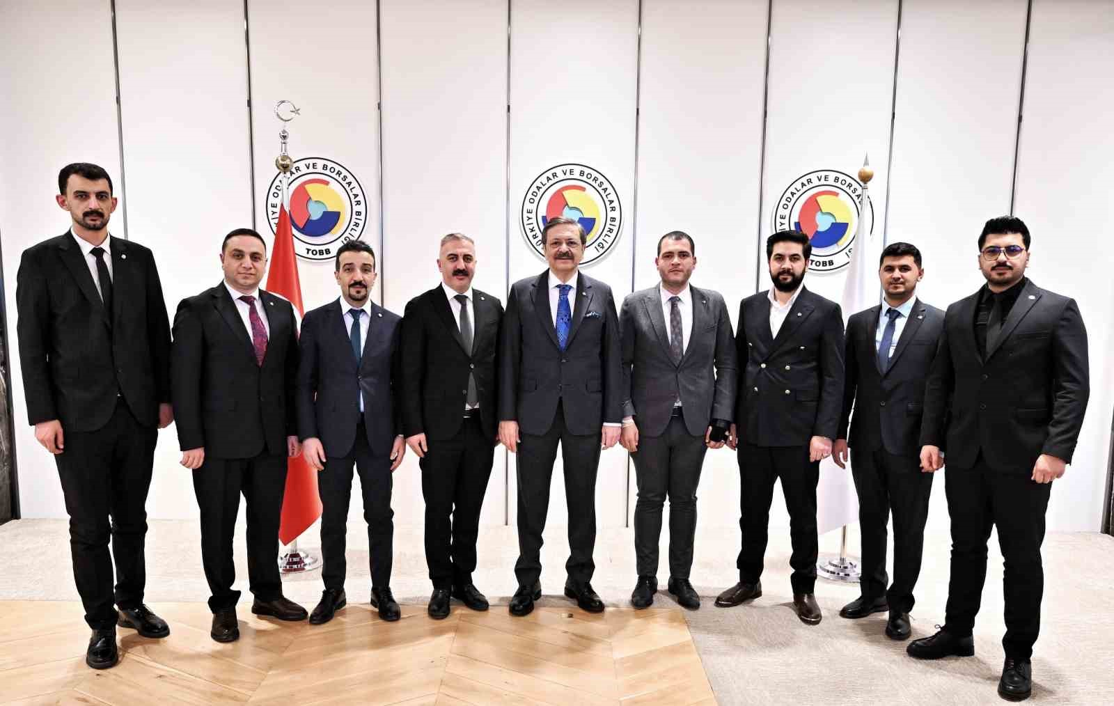 TOBB Van GGK’dan Hisarcıklıoğlu’na ziyaret
TOBB Van GGK’dan Hisarcıklıoğlu’na ziyaret