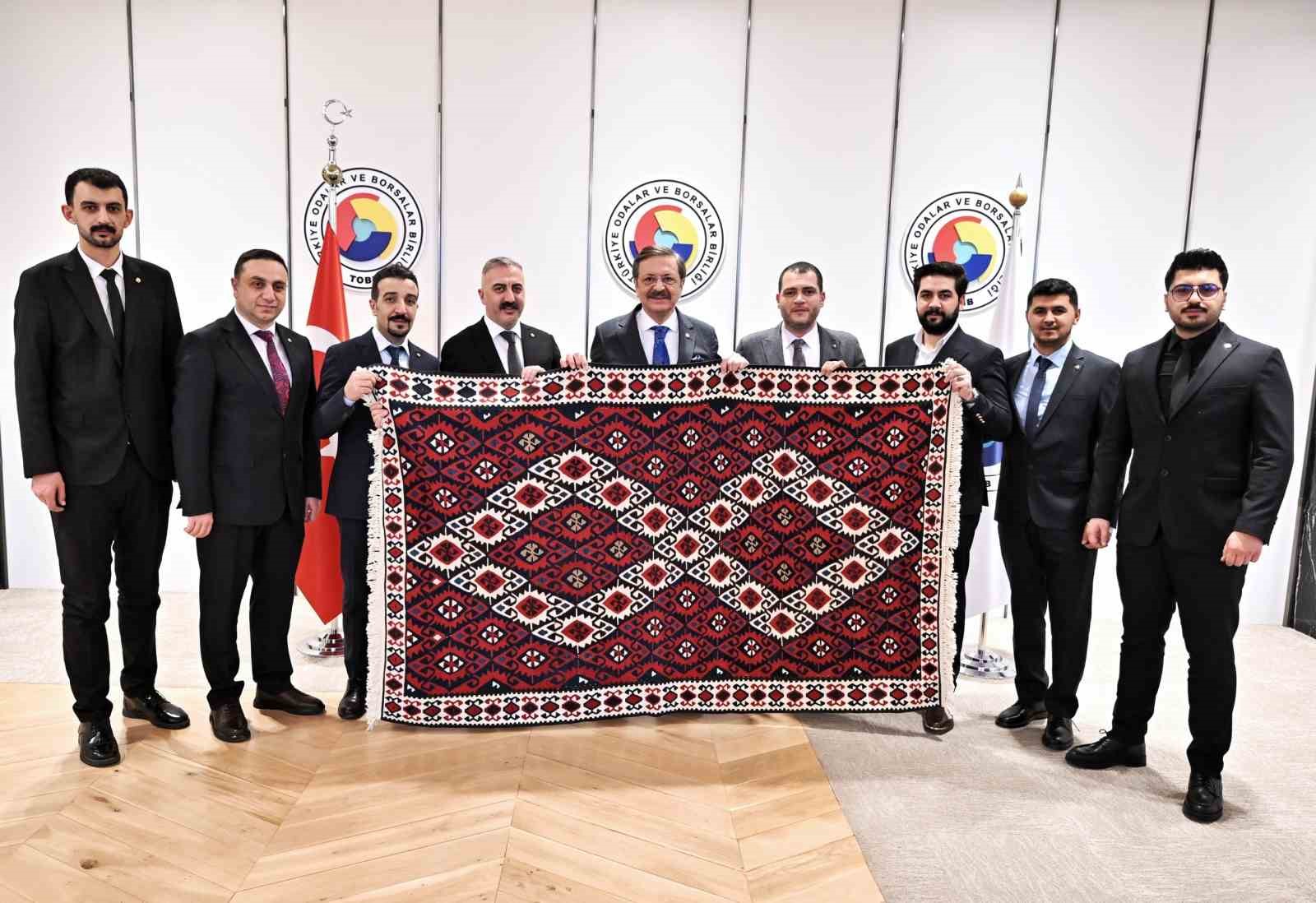 TOBB Van GGK’dan Hisarcıklıoğlu’na ziyaret
TOBB Van GGK’dan Hisarcıklıoğlu’na ziyaret