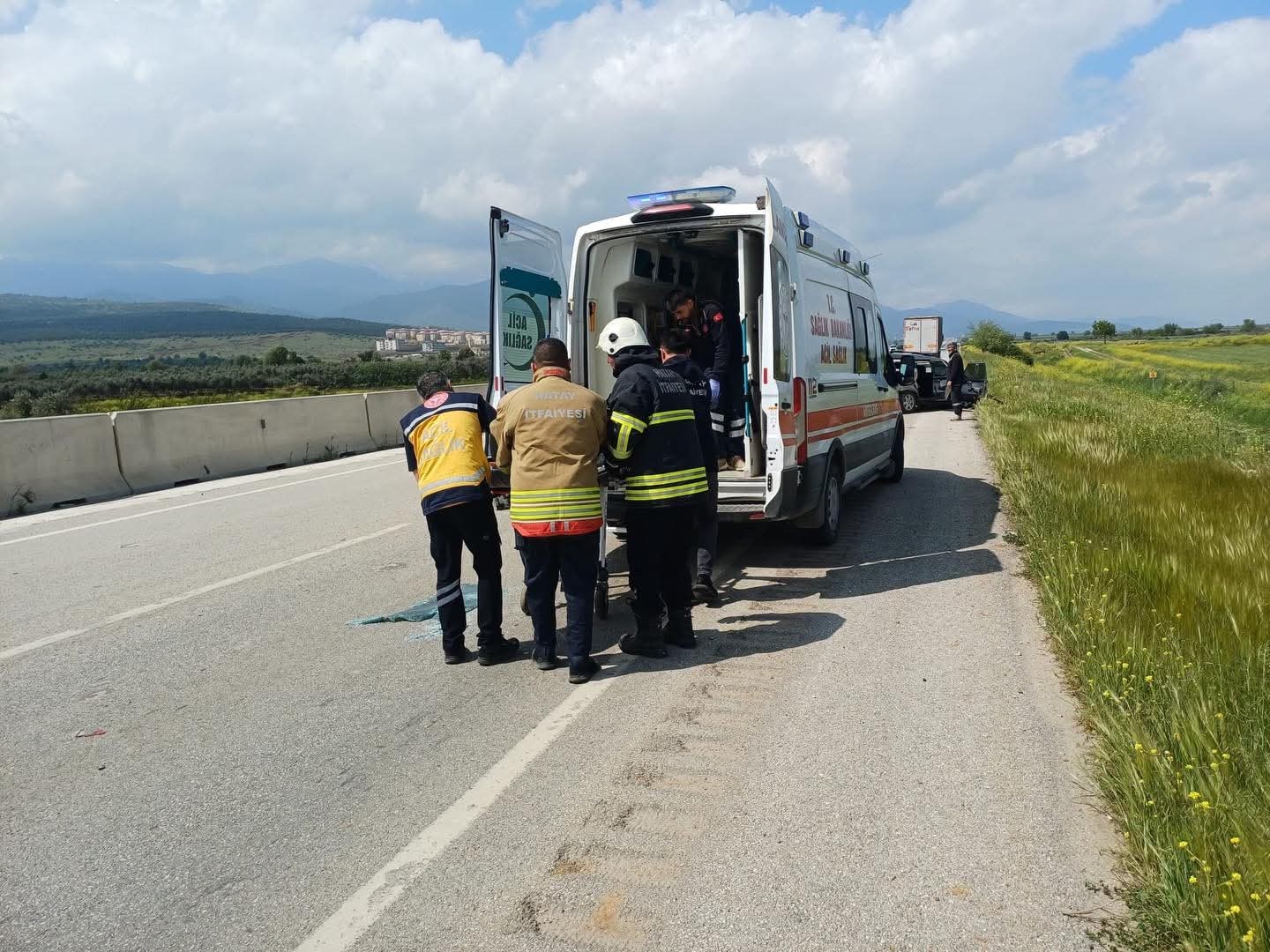 Tofaş hurdaya döndü: 2 yaralı
