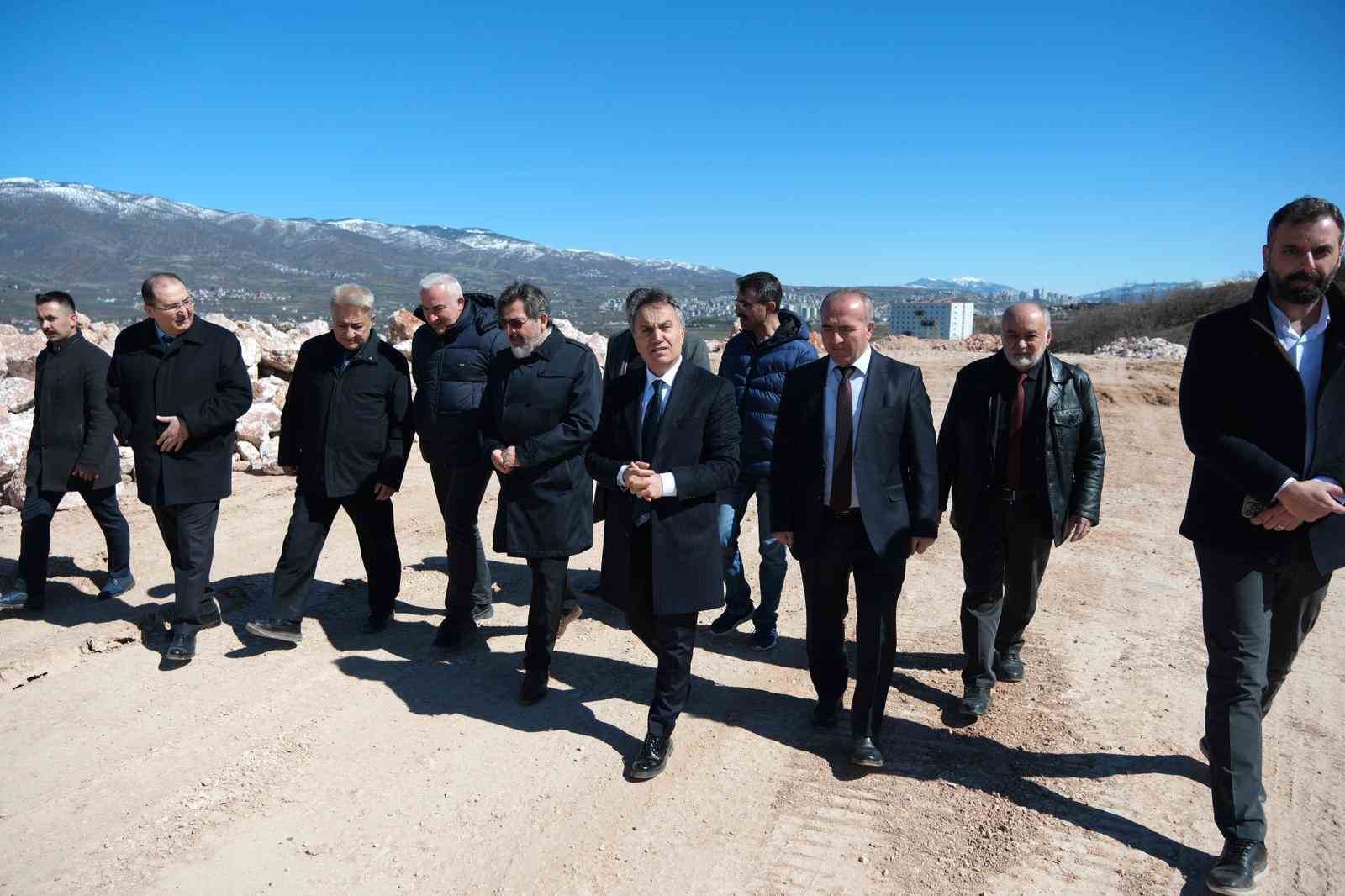 TOGÜ’de 11 bin metrekarelik diş hekimliği fakültesi inşaatı devam ediyor
TOGÜ’de 11 bin metrekarelik diş hekimliği fakültesi inşaatı devam ediyor