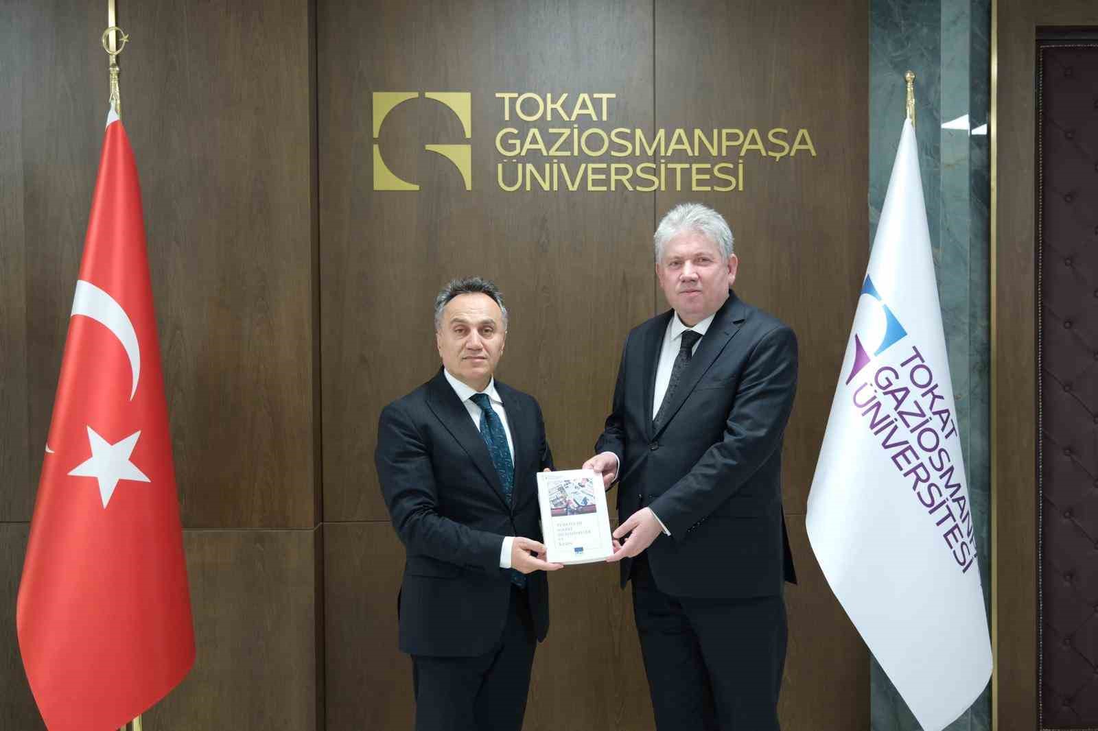 TOGÜ’de "Değişen dünya ve eğitim" söyleşisi
