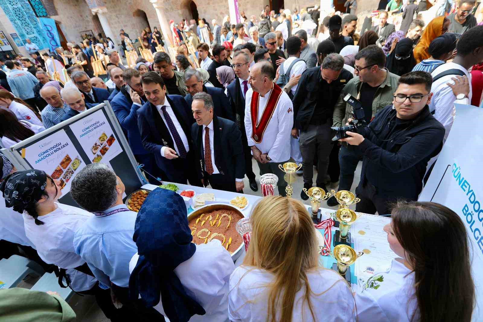 TOGÜ’de okuyan uluslararası öğrencilerden kültür şöleni
