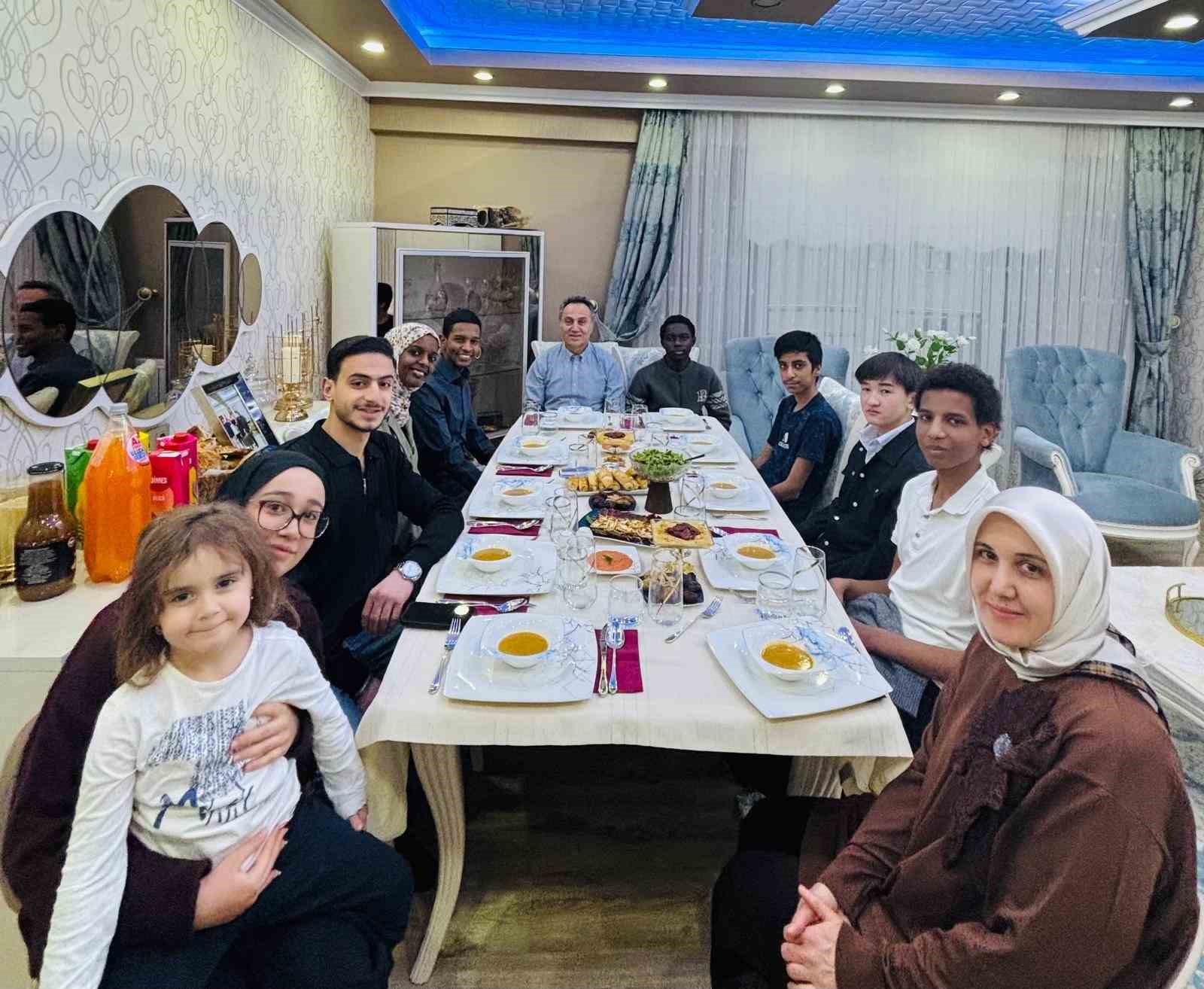 TOGÜ’de Ramazan sofraları öğrencilerle bereketlendi
