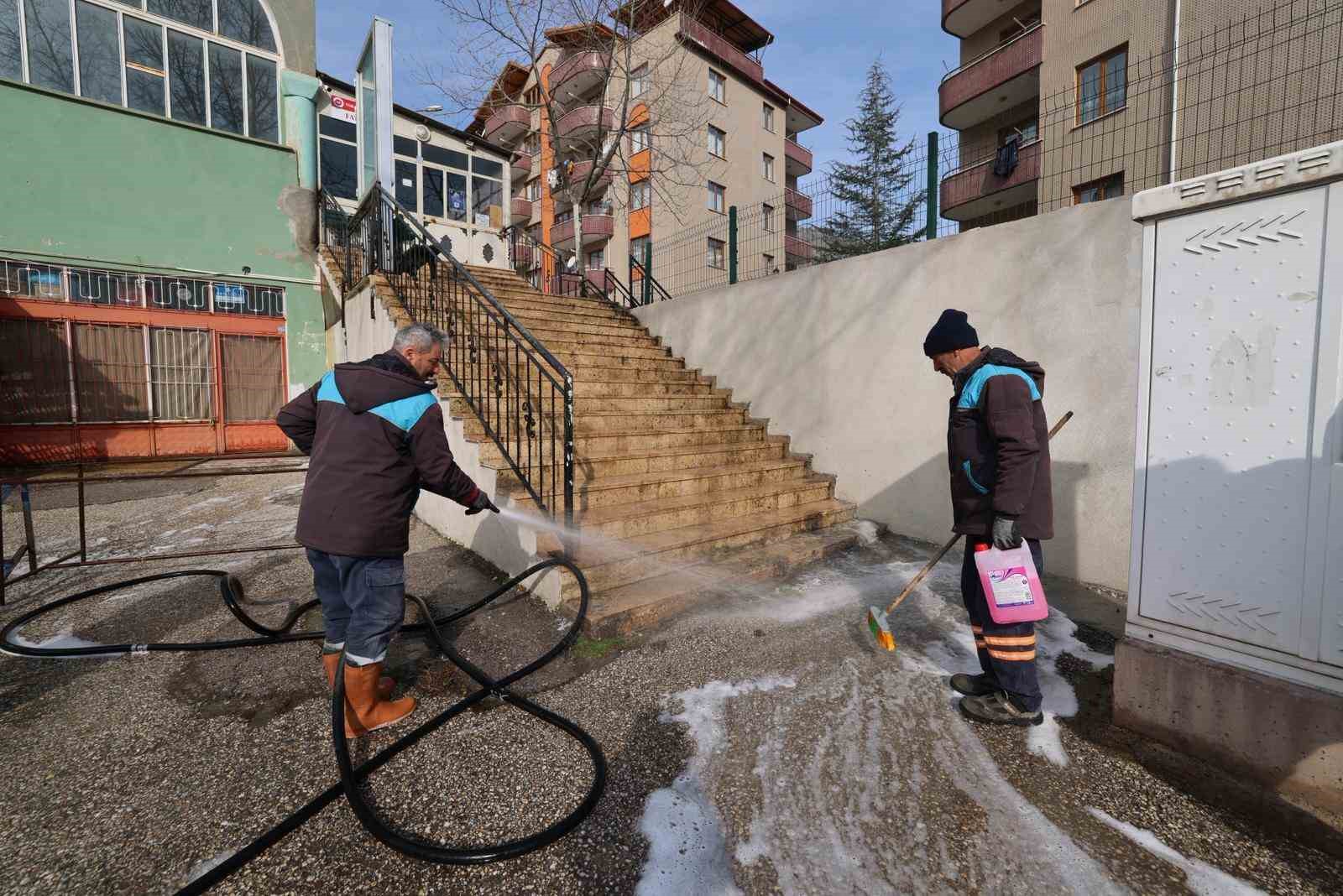 Tokat Belediyesi’nden bayram öncesi camilerde kapsamlı temizlik
