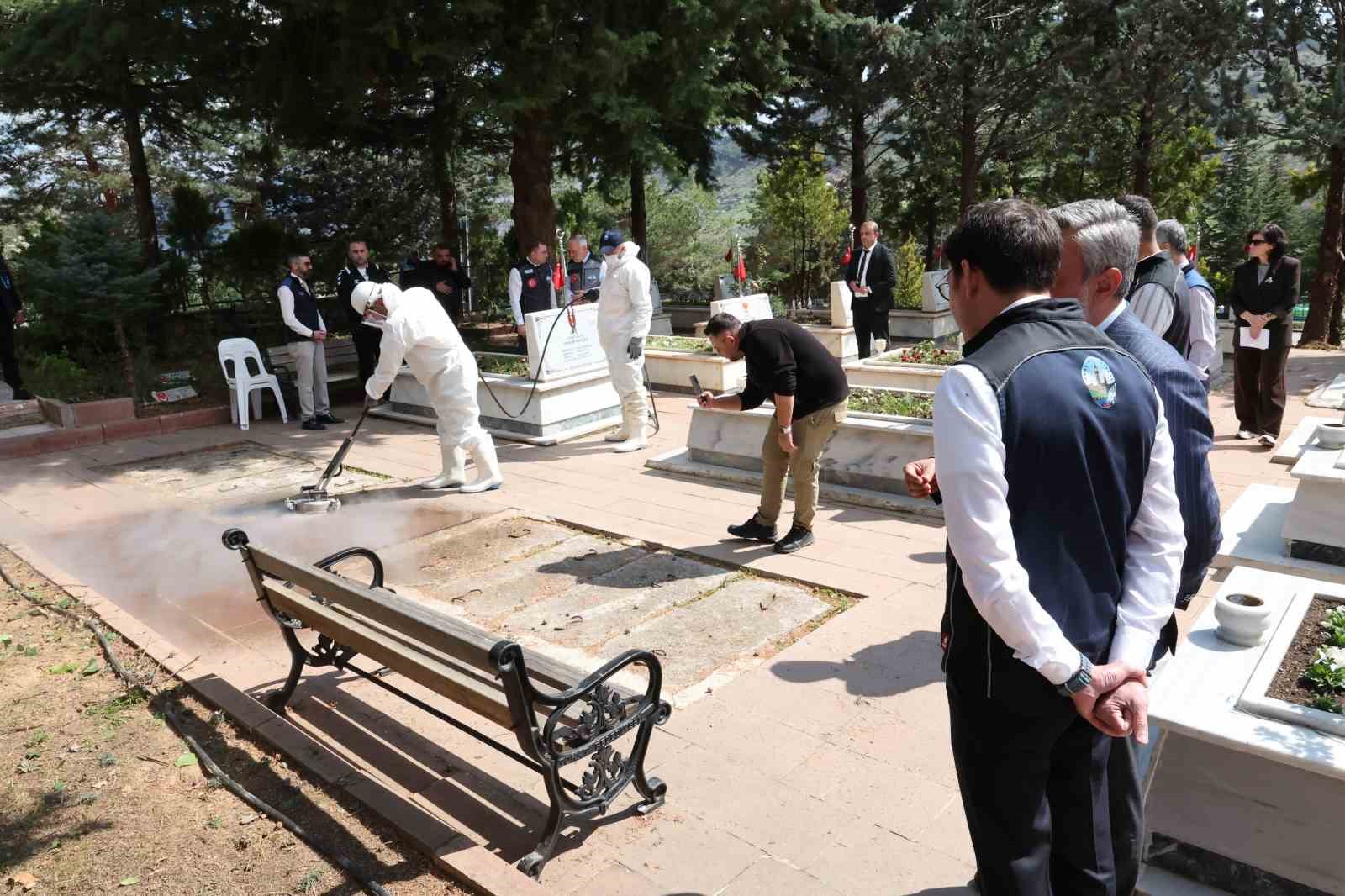 Tokat Belediyesi’nden temizlikte dev adım
Tokat Belediyesi’nden temizlikte dev adım