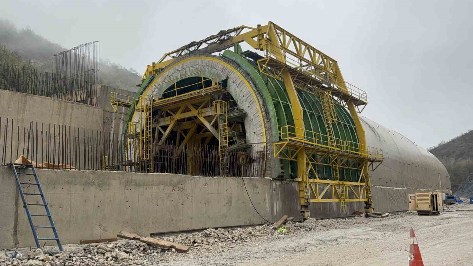 Tokat-Niksar Karayolu 13 yıldır tamamlanamadı
