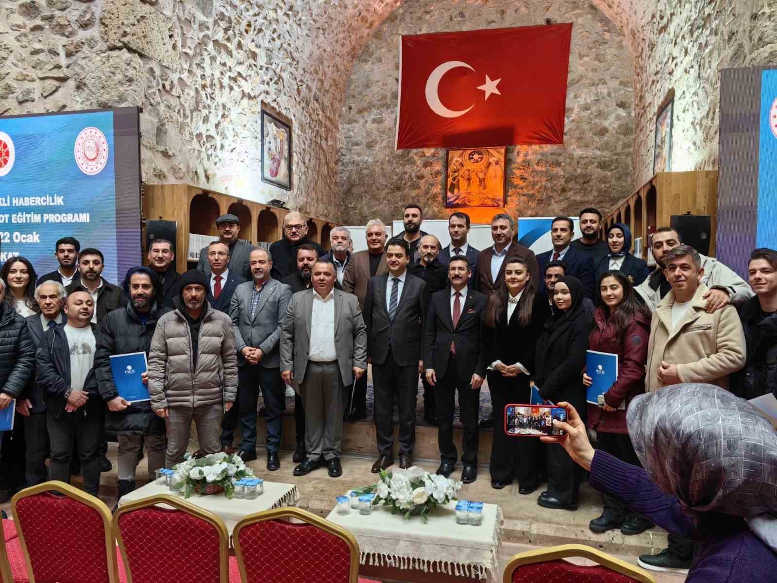 Tokatlı gazeteciler İHA 1 ticari pilot sertifikalarını aldı
Tokatlı gazeteciler İHA 1 ticari pilot sertifikalarını aldı