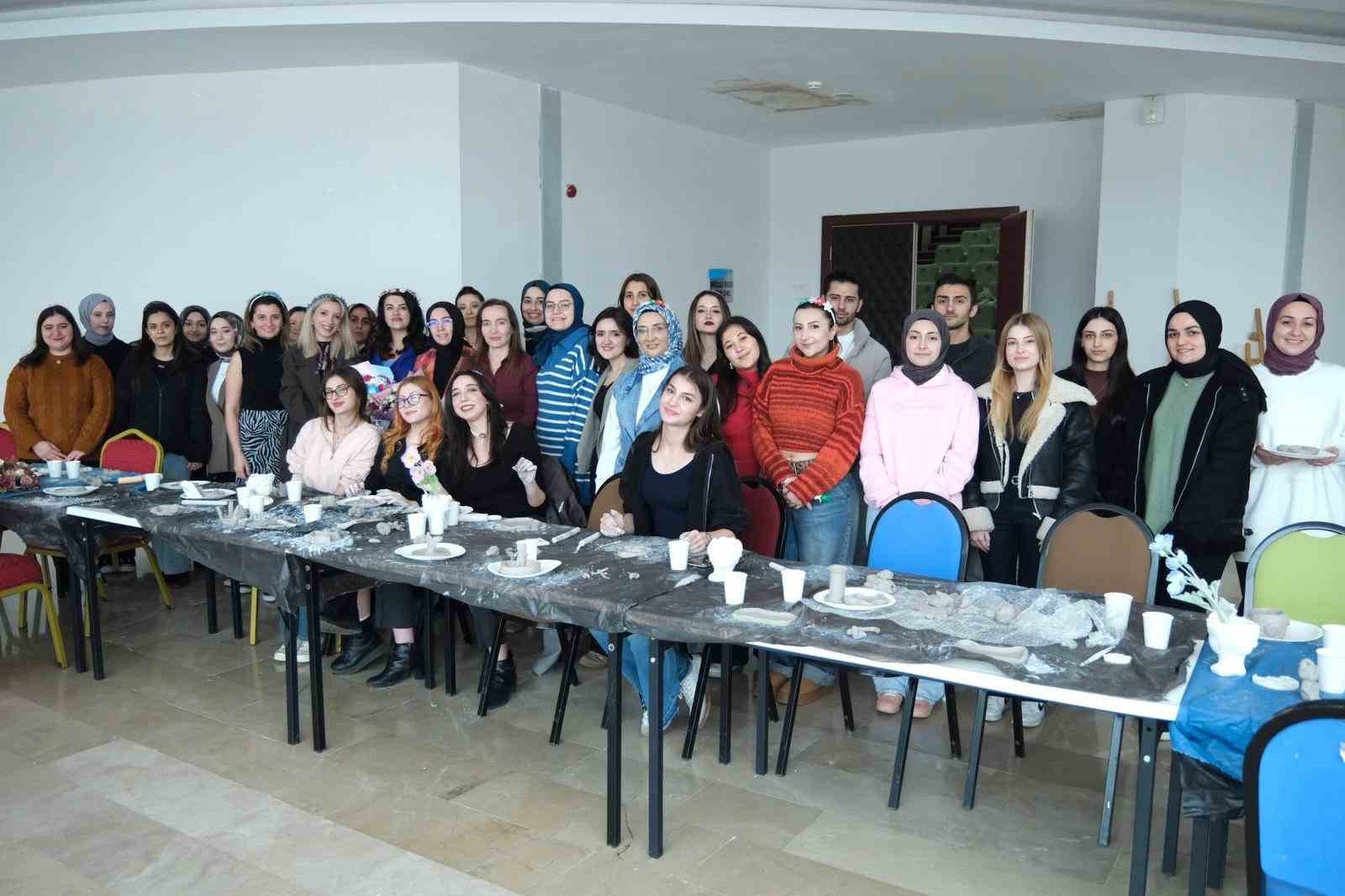 Tokatlı kadınlar kil atöyesine girip hünerlerini sergiledi
