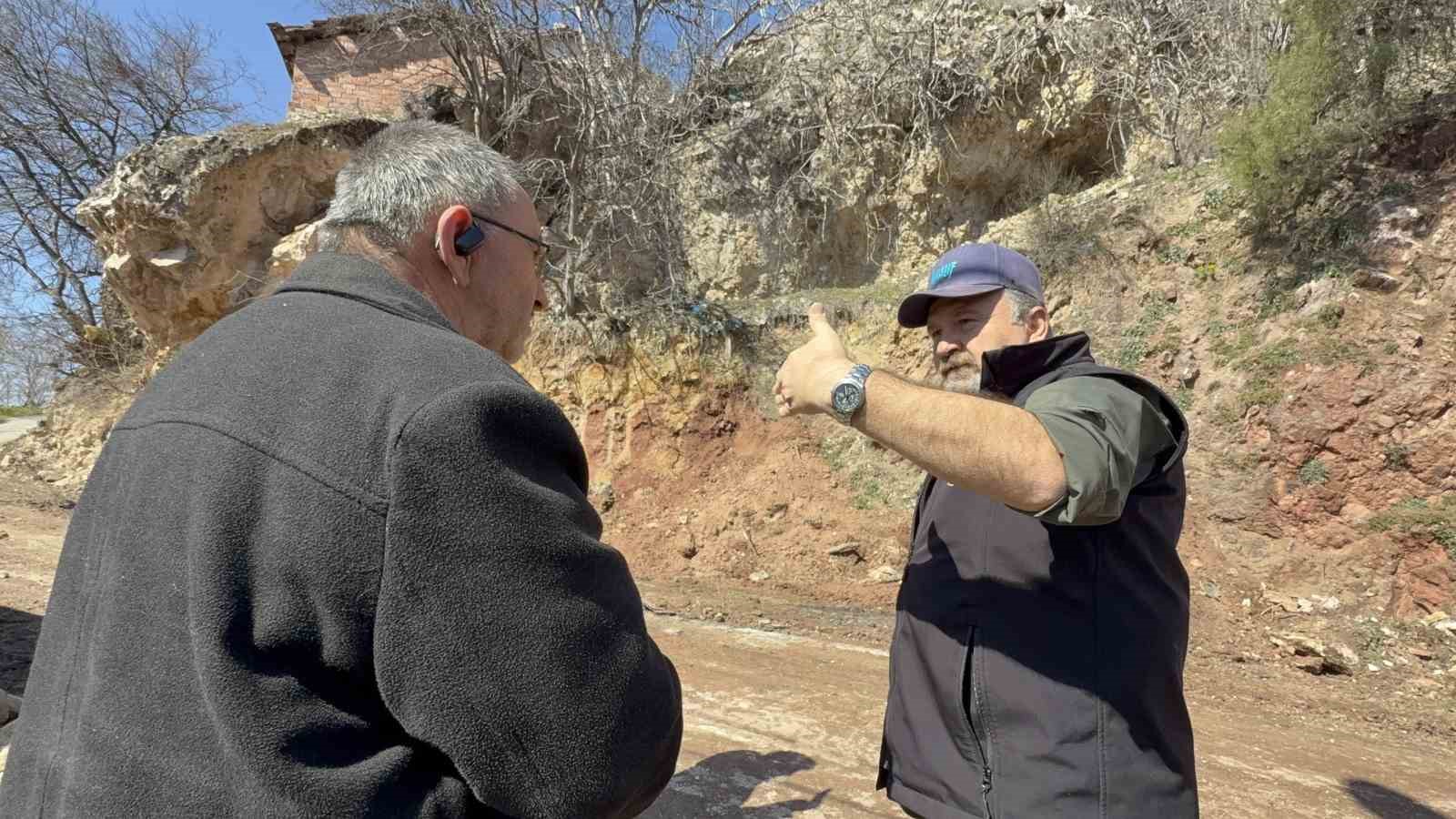 Tokat’ta 5,6 büyüklüğündeki depremin merkezi Pınarbeyli havadan görüntülendi
